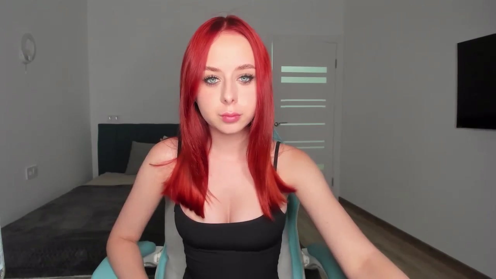 Gallery image thumbnail from MelaniaRous's myfreecams stream on, 08/10/2024, 19:48 image 10 of 20