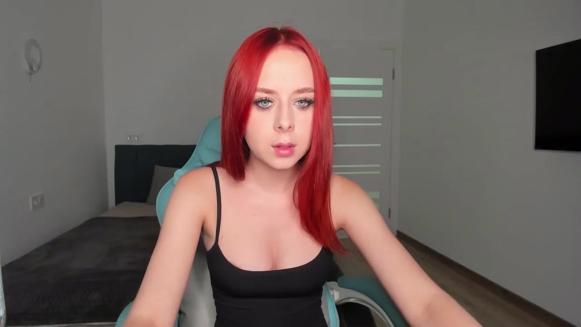 Gallery image thumbnail from MelaniaRous's myfreecams stream on, 08/10/2024, 19:48 image 8 of 20