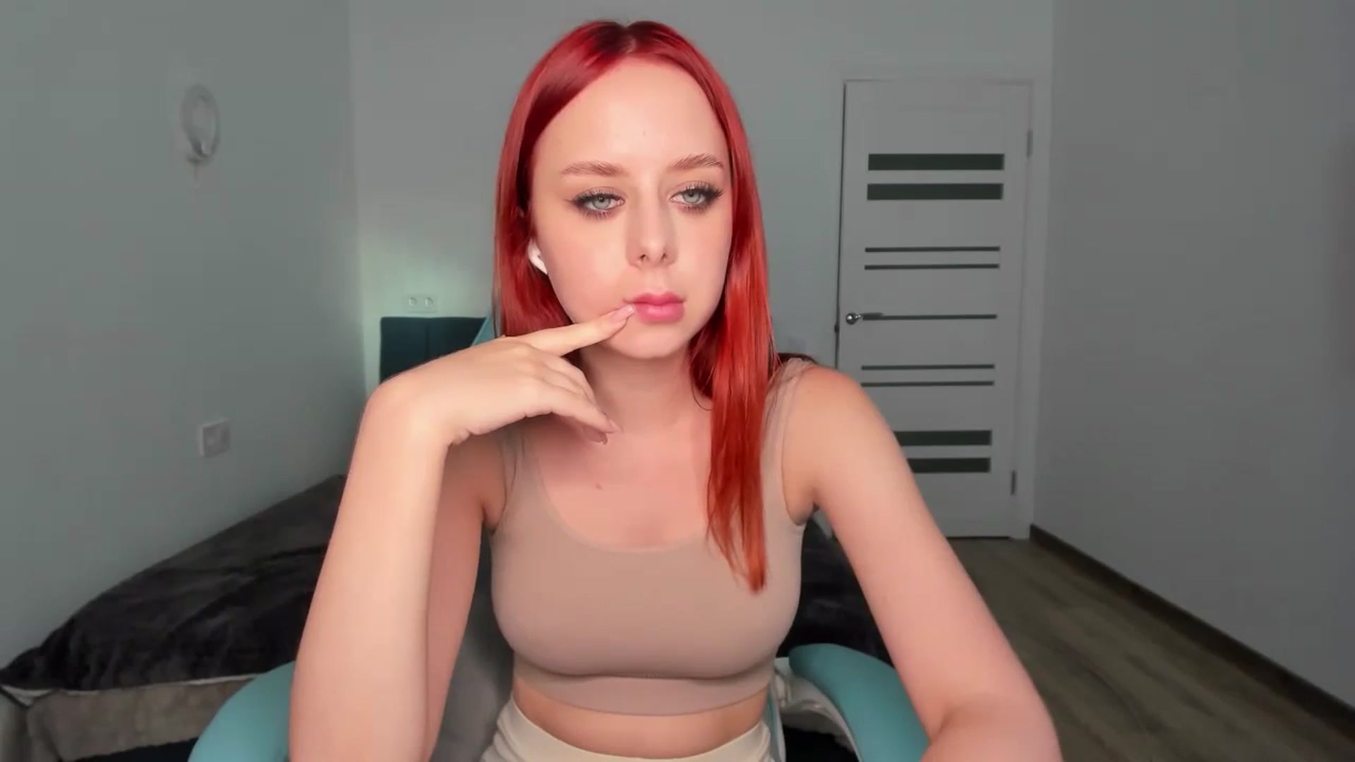 Gallery image thumbnail from MelaniaRous's myfreecams stream on, 08/12/2024, 15:49 image 12 of 20