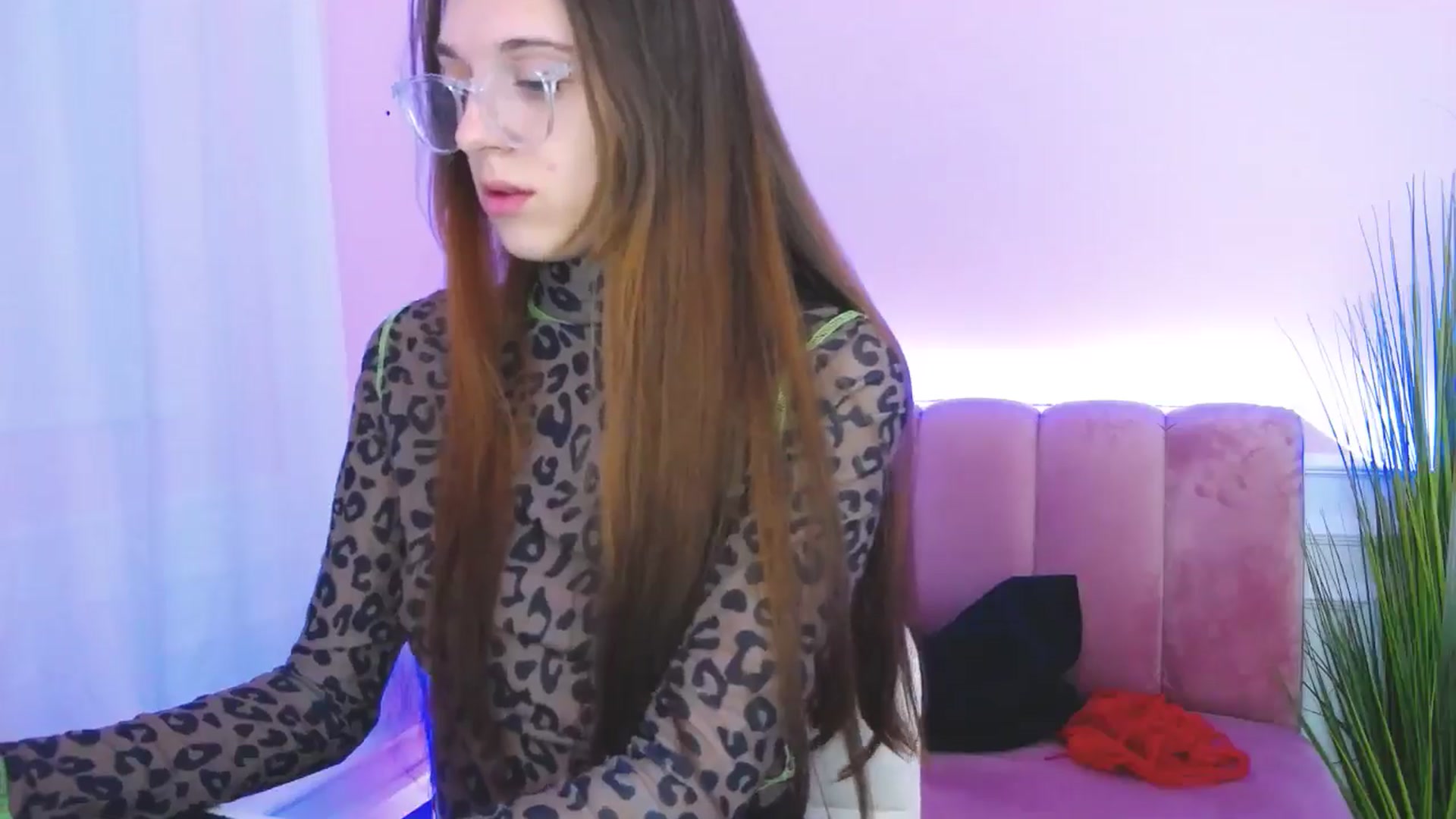 Gallery image thumbnail from MelaniaVince's myfreecams stream on, 03/17/2025, 10:00 image 9 of 20