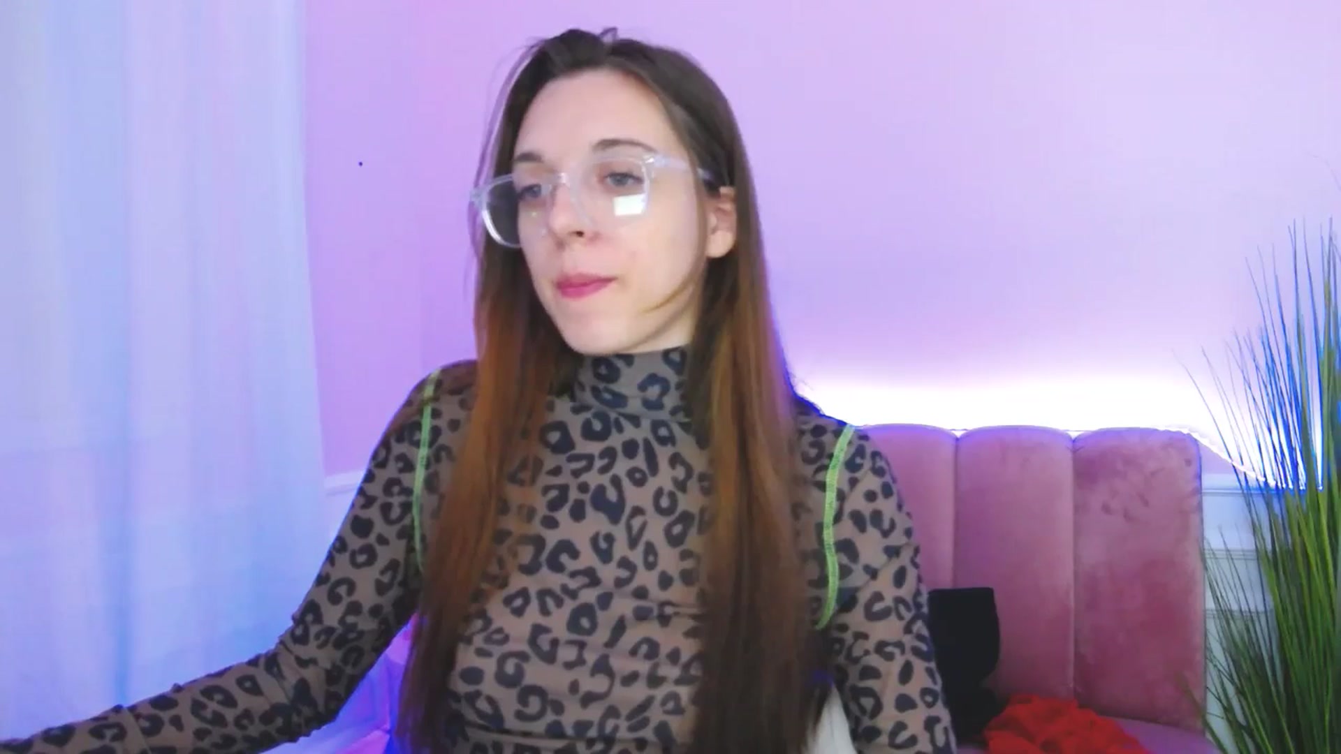 Gallery image thumbnail from MelaniaVince's myfreecams stream on, 03/17/2025, 10:00 image 18 of 20