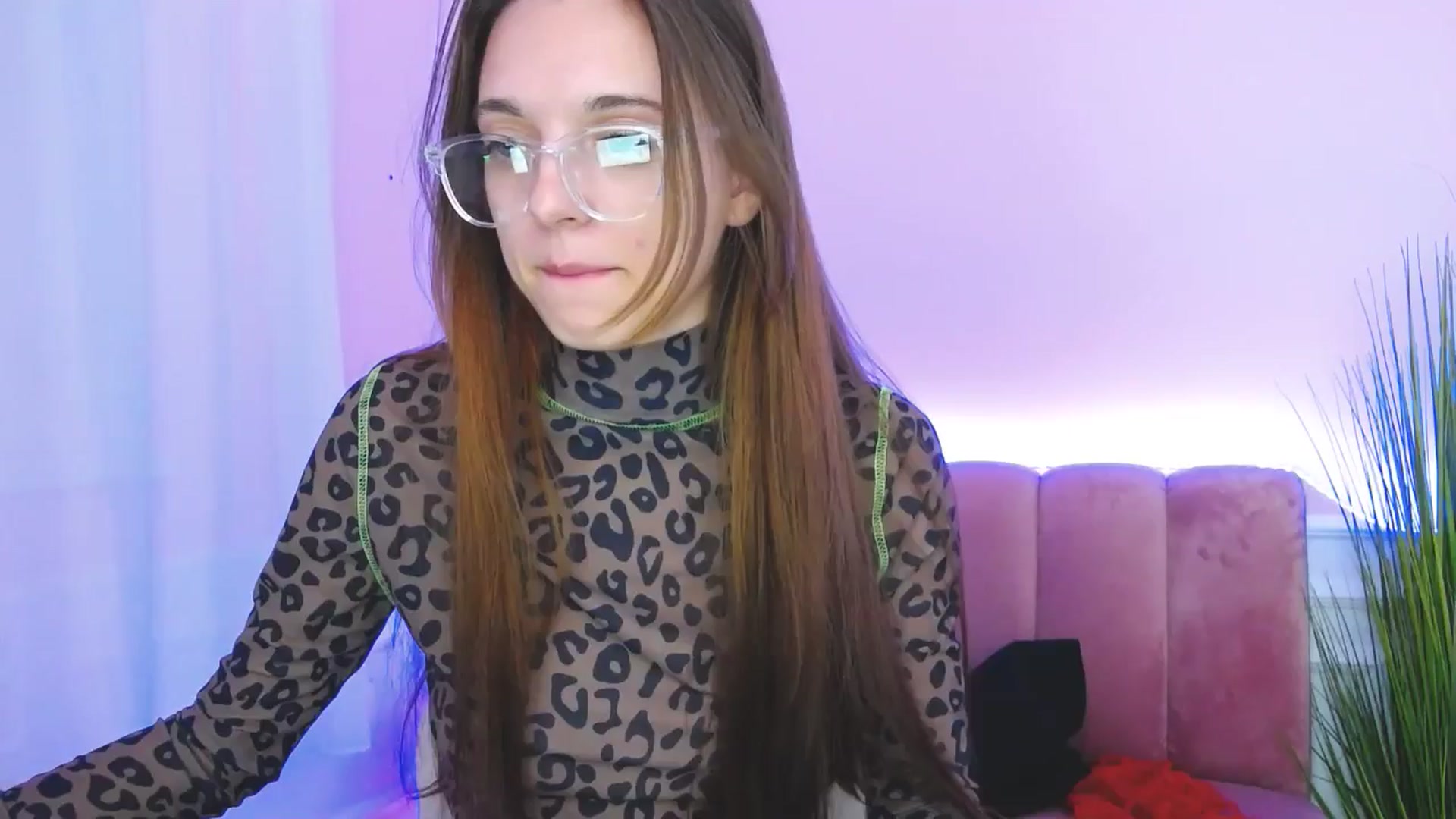 Gallery image thumbnail from MelaniaVince's myfreecams stream on, 03/17/2025, 10:00 image 10 of 20