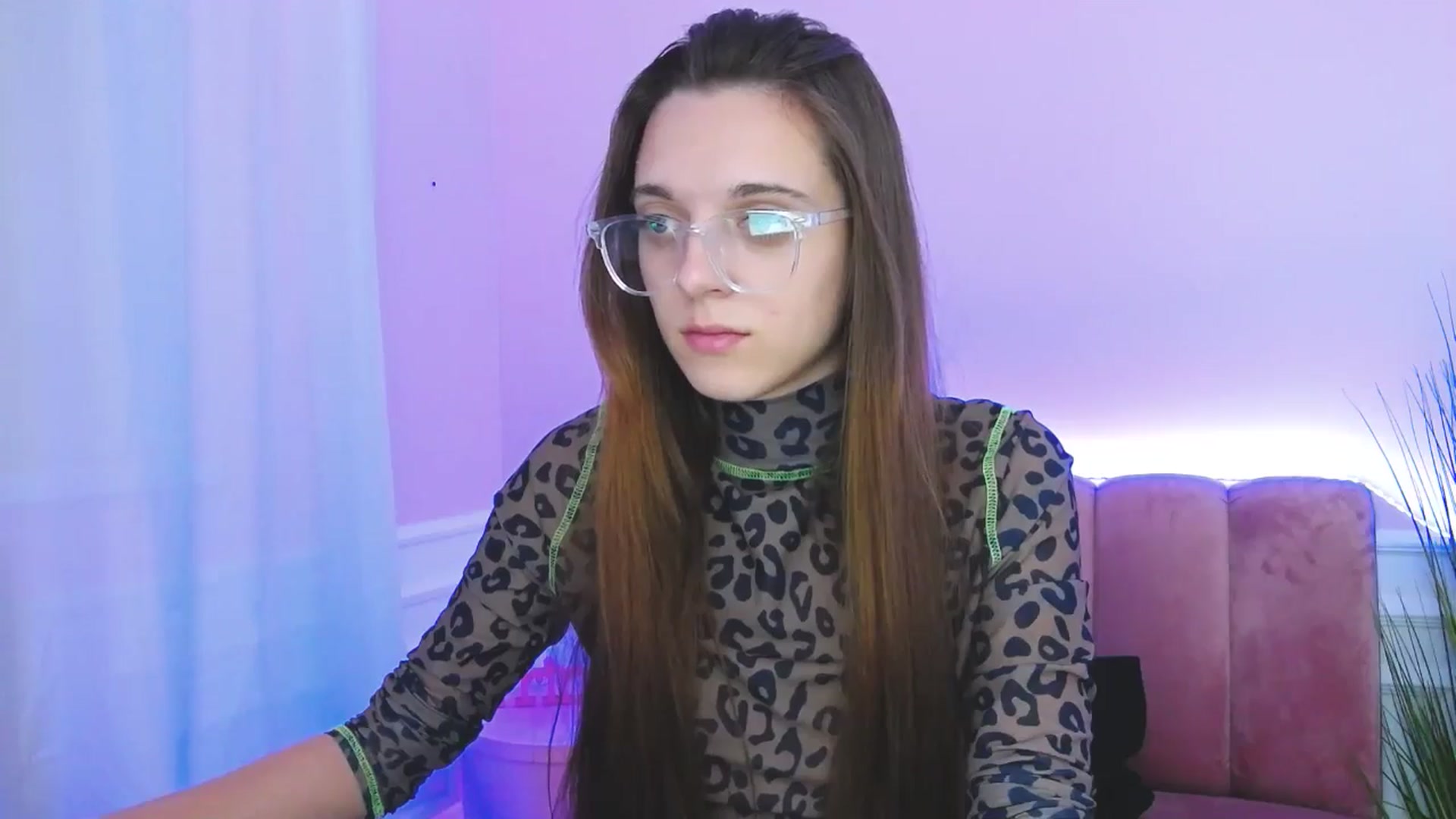 Gallery image thumbnail from MelaniaVince's myfreecams stream on, 03/17/2025, 11:42 image 16 of 20