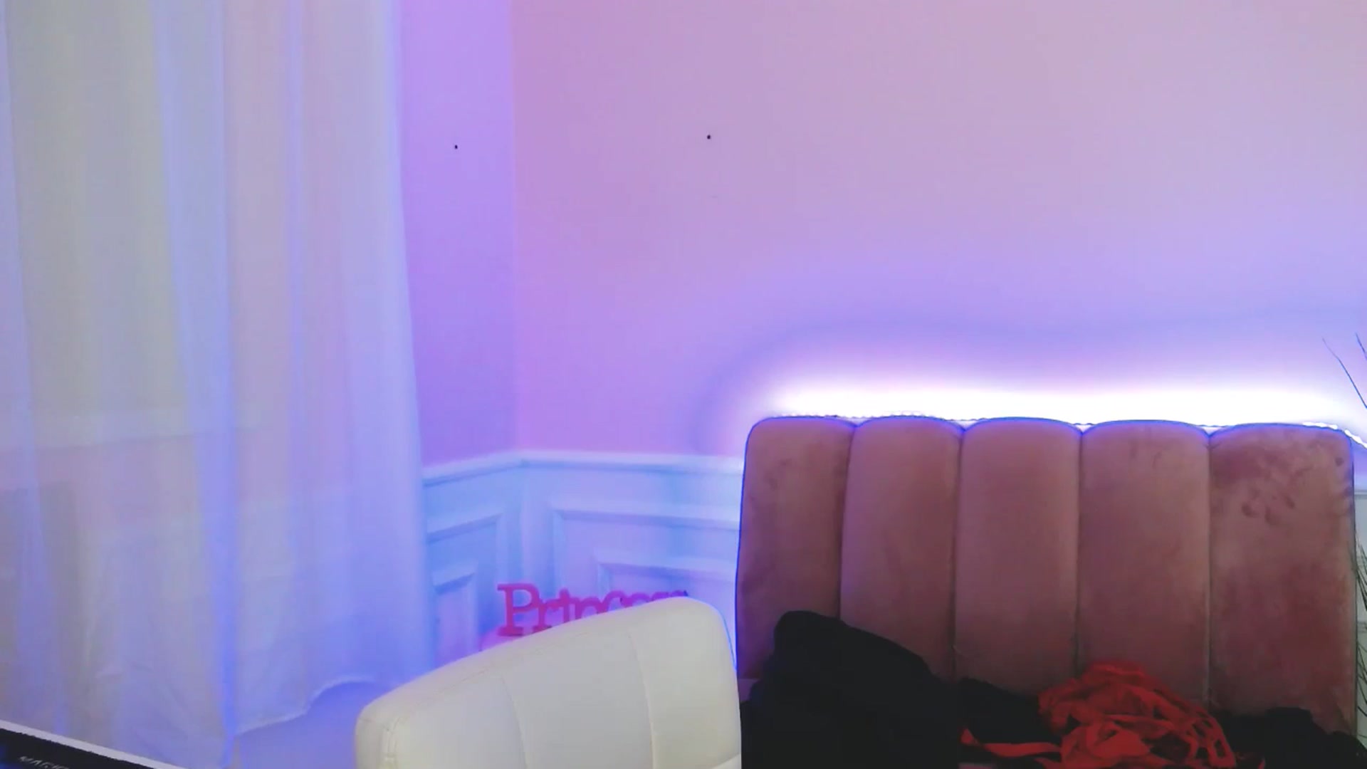 Gallery image thumbnail from MelaniaVince's myfreecams stream on, 03/17/2025, 13:12 image 19 of 20