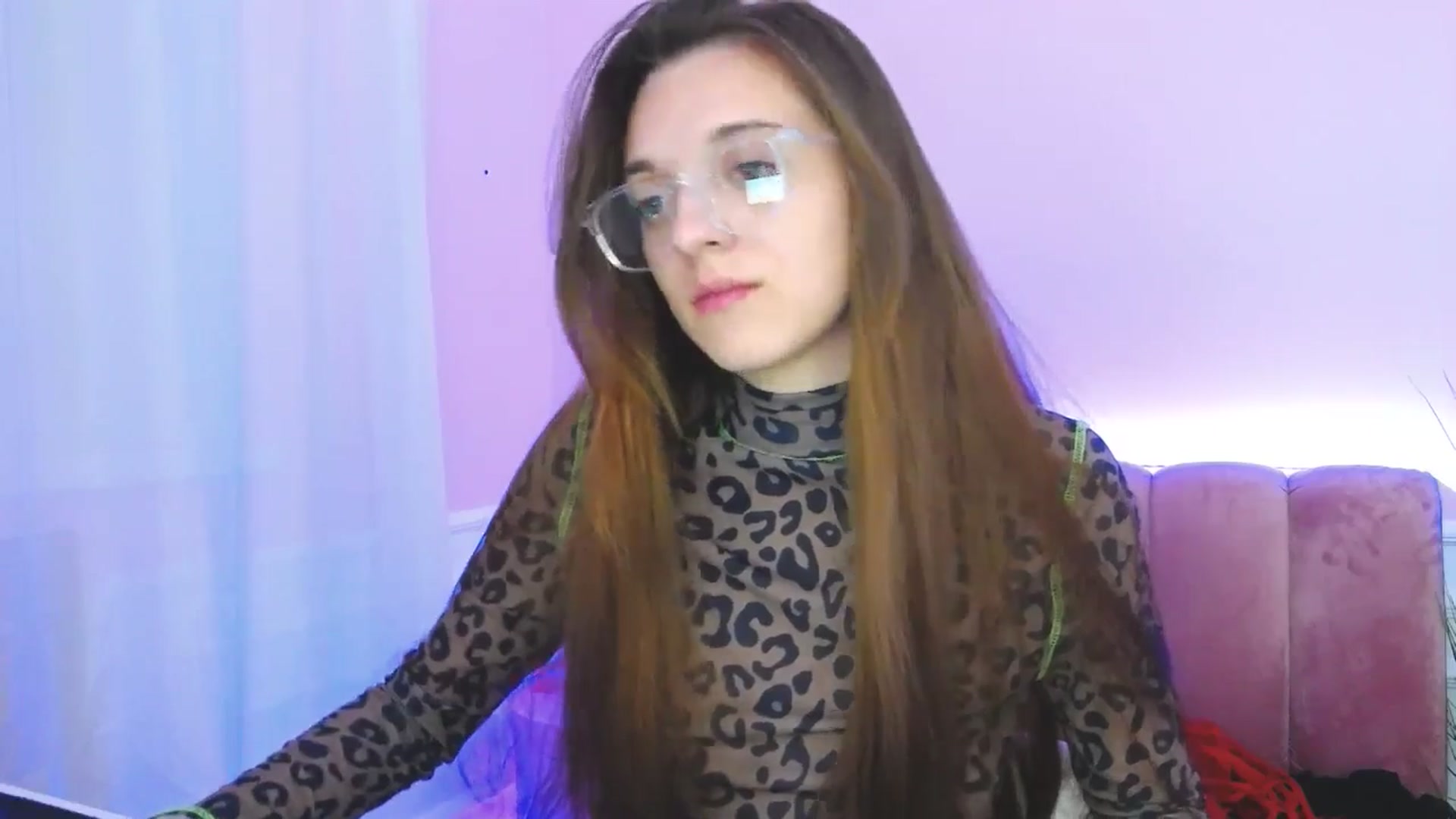 Gallery image thumbnail from MelaniaVince's myfreecams stream on, 03/17/2025, 13:12 image 15 of 20