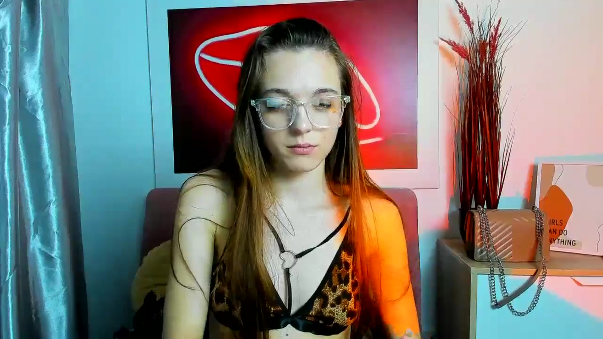 Gallery image thumbnail from MelaniaVince's myfreecams stream on, 03/18/2025, 14:44 image 14 of 20