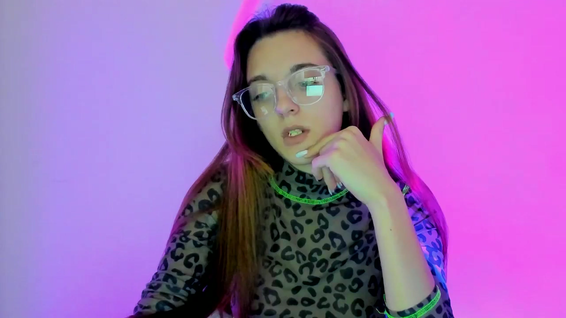 Gallery image thumbnail from MelaniaVince's myfreecams stream on, 03/24/2025, 13:37 image 5 of 20