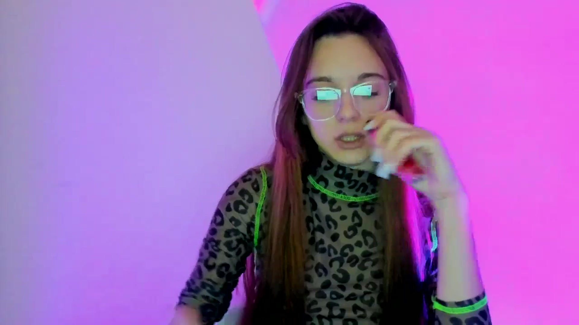 Gallery image thumbnail from MelaniaVince's myfreecams stream on, 03/24/2025, 13:37 image 2 of 20
