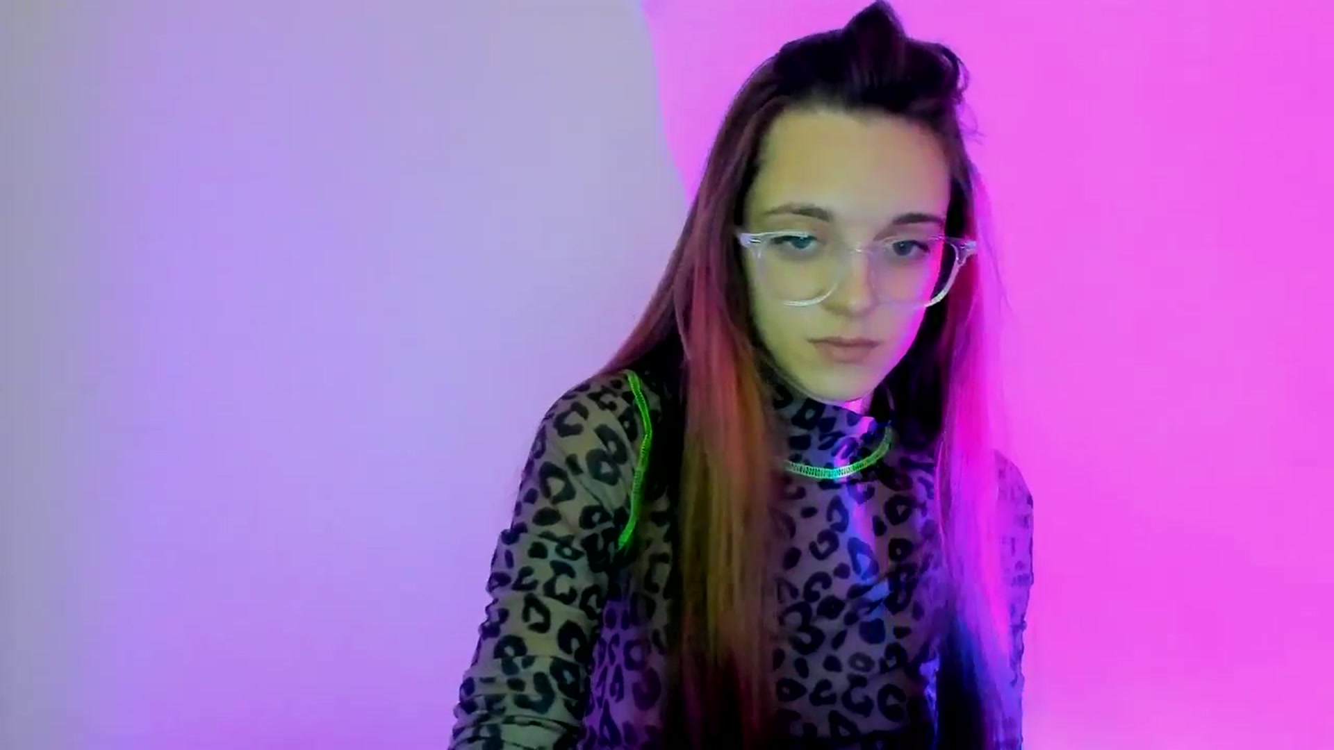 Gallery image thumbnail from MelaniaVince's myfreecams stream on, 03/24/2025, 13:37 image 11 of 20