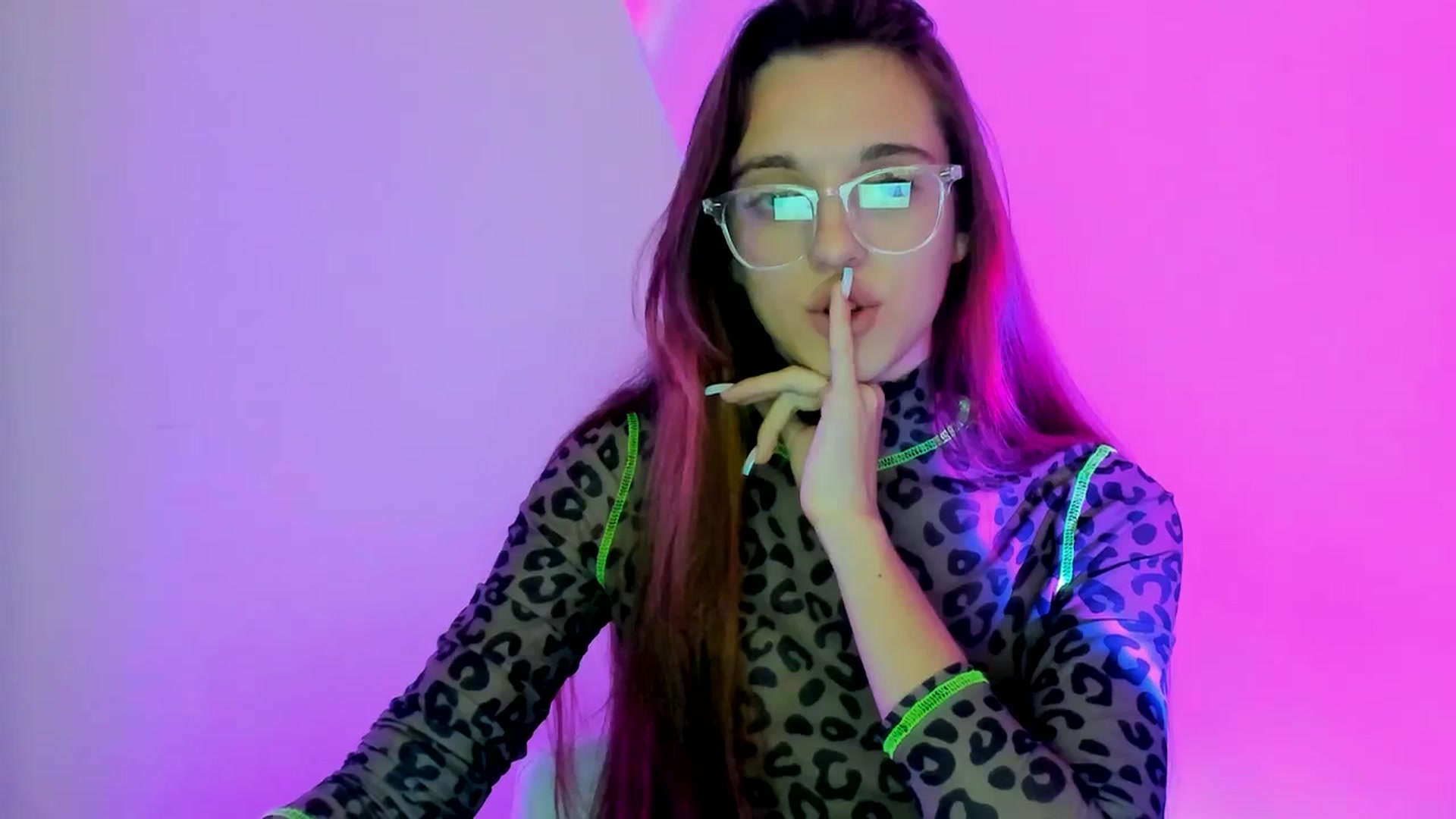 Gallery image thumbnail from MelaniaVince's myfreecams stream on, 03/24/2025, 13:37 image 17 of 20