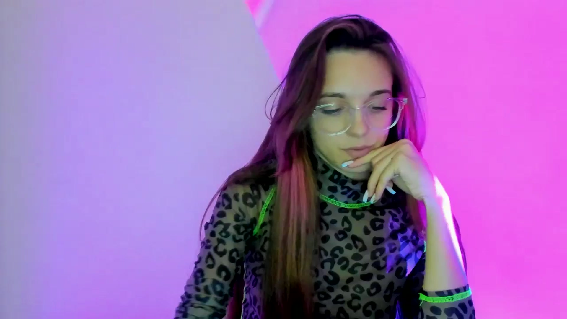 Gallery image thumbnail from MelaniaVince's myfreecams stream on, 03/24/2025, 13:37 image 8 of 20