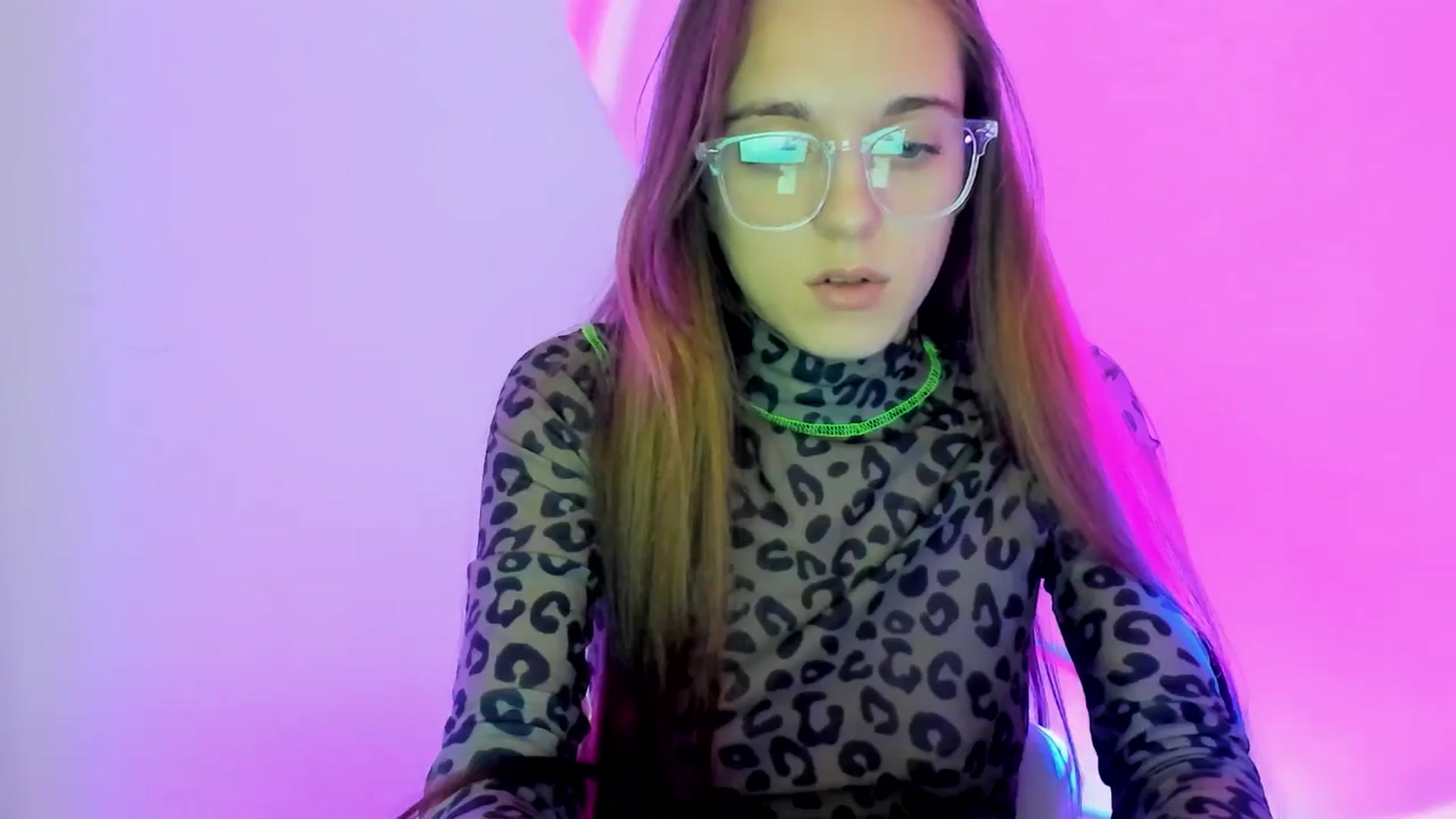 Gallery image thumbnail from MelaniaVince's myfreecams stream on, 03/24/2025, 14:26 image 10 of 20