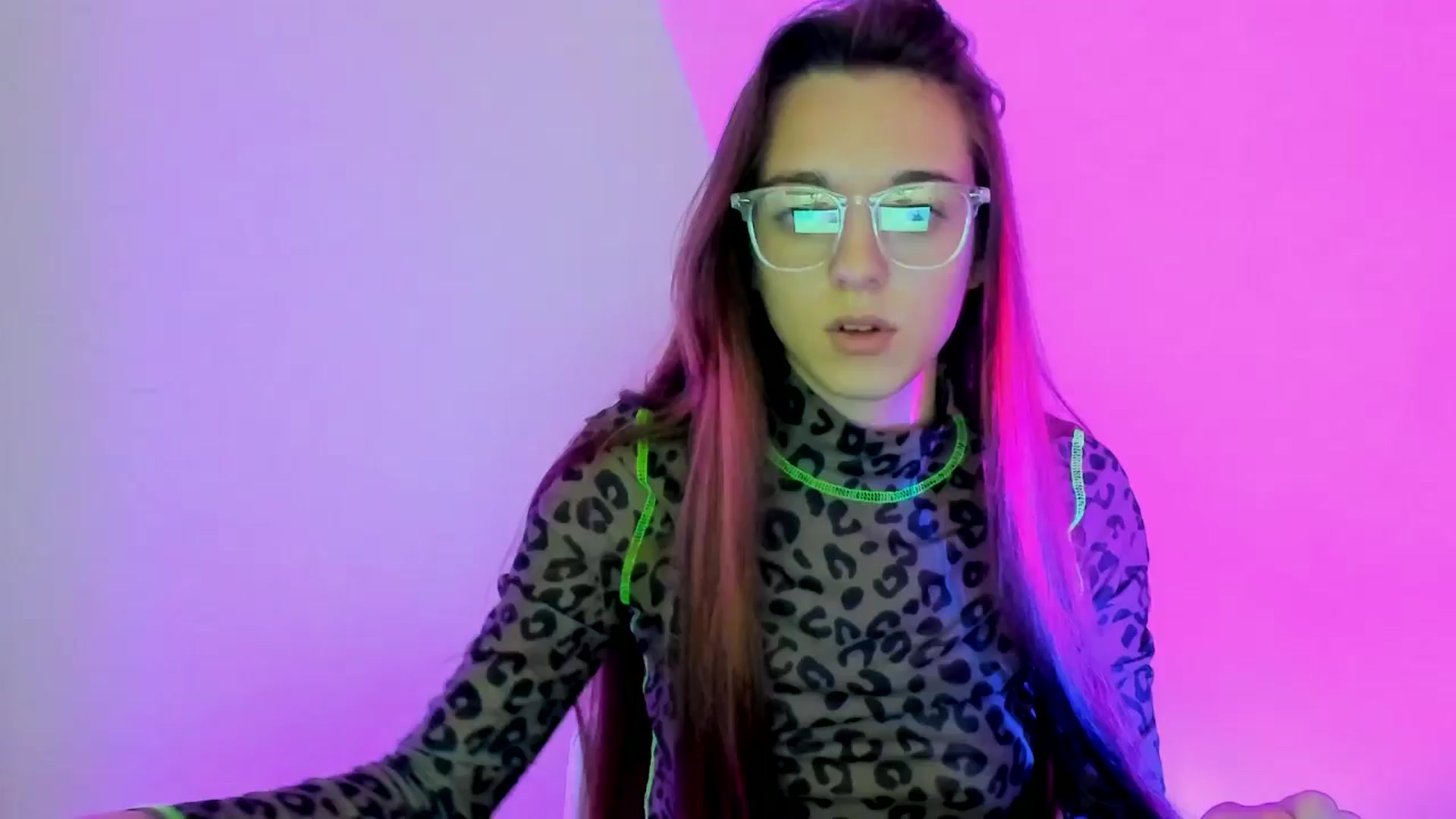 Gallery image thumbnail from MelaniaVince's myfreecams stream on, 03/24/2025, 14:26 image 15 of 20