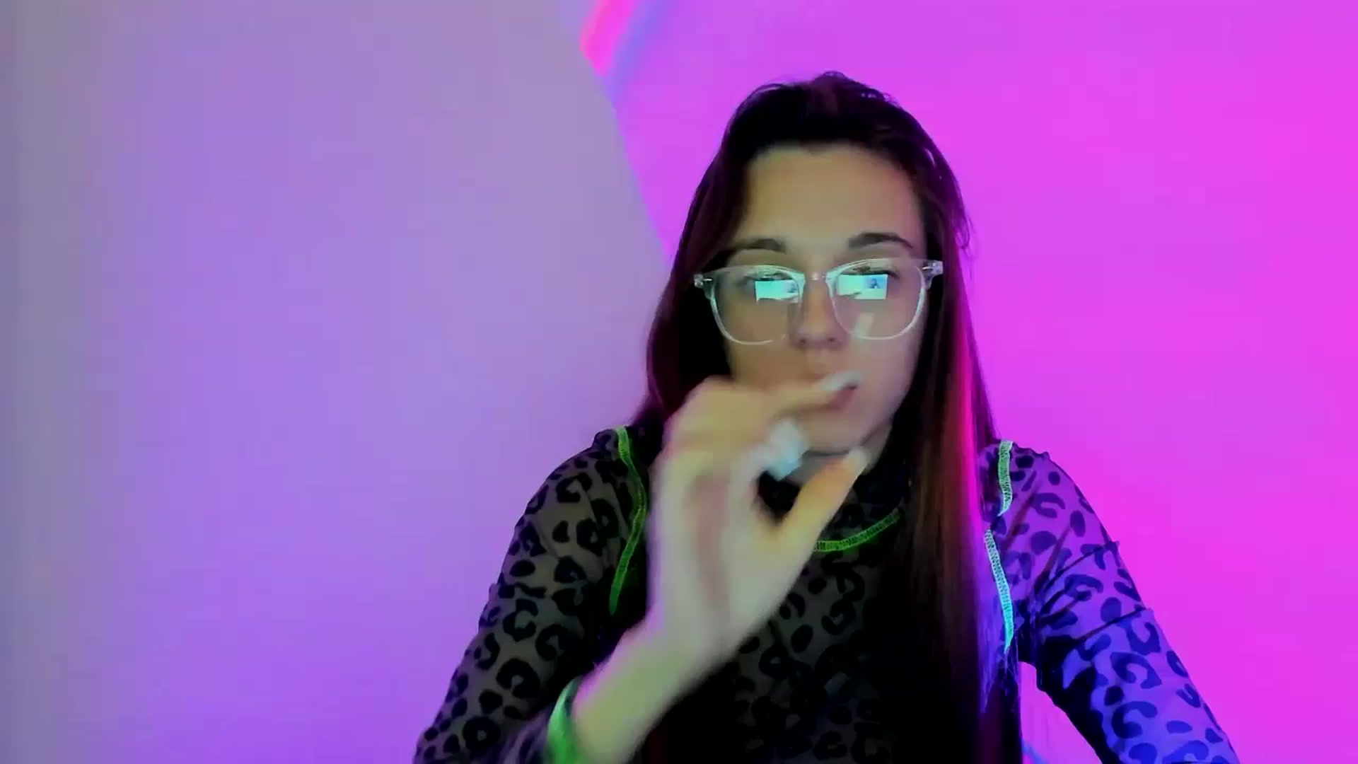 Gallery image thumbnail from MelaniaVince's myfreecams stream on, 03/24/2025, 14:26 image 12 of 20