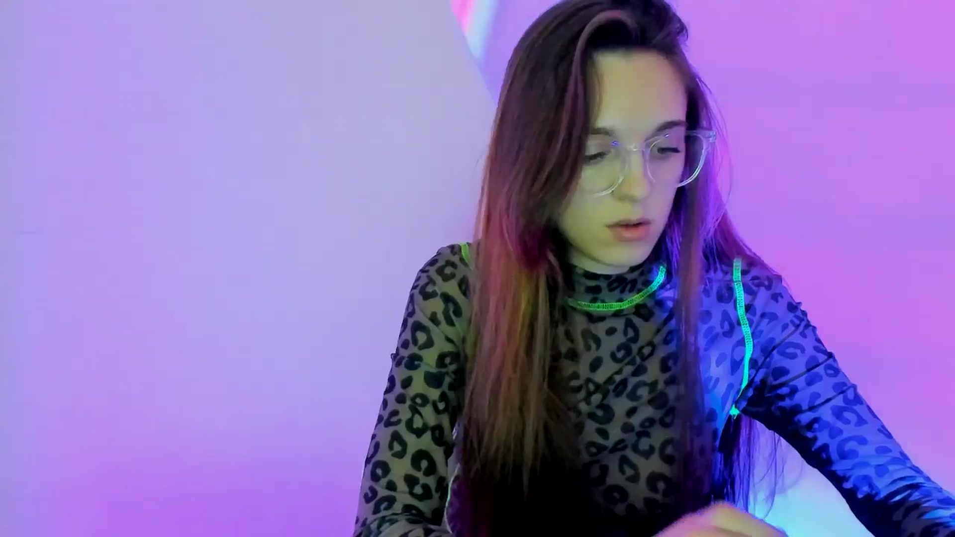 Gallery image thumbnail from MelaniaVince's myfreecams stream on, 03/24/2025, 17:36 image 6 of 20
