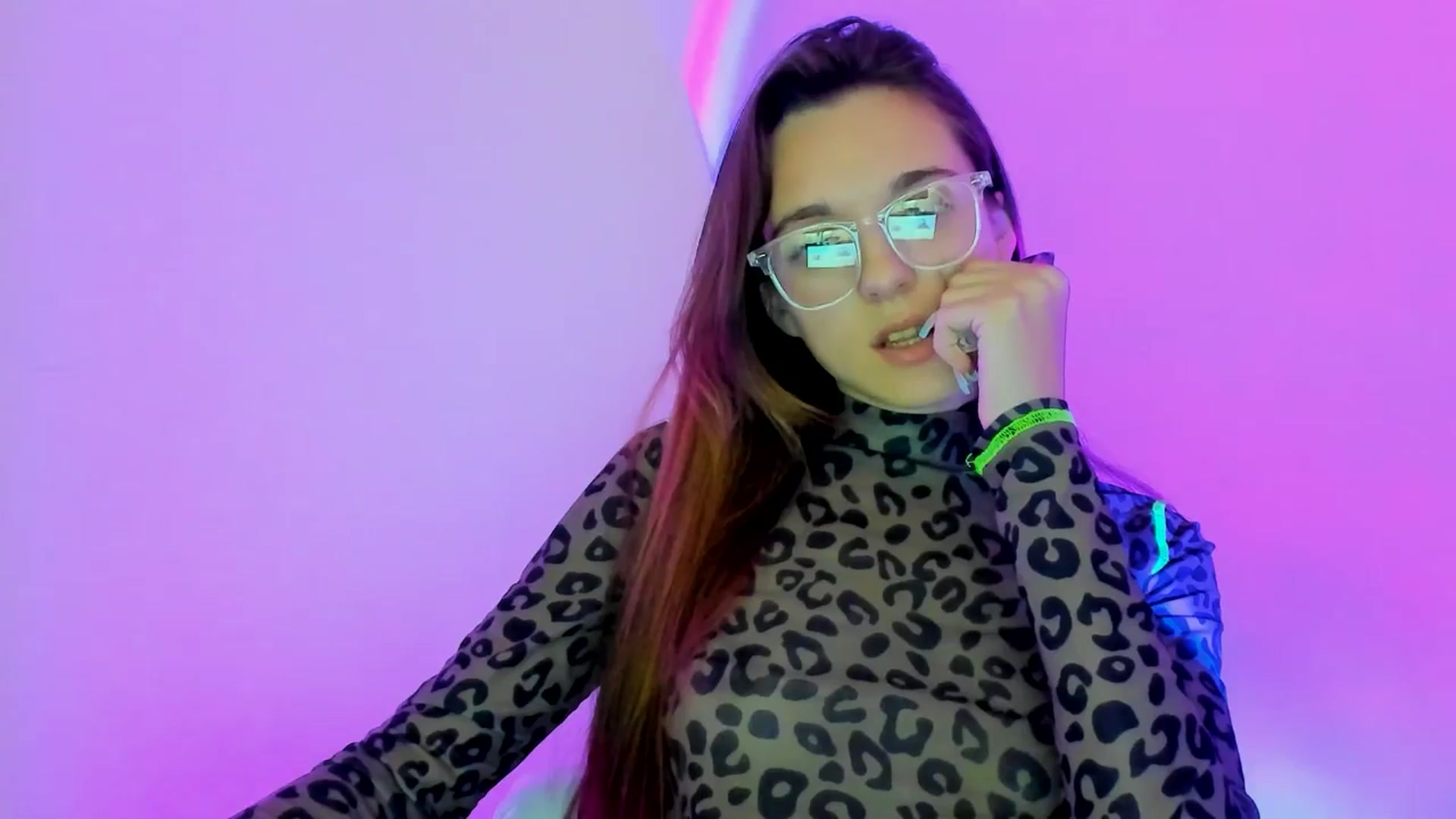 Gallery image thumbnail from MelaniaVince's myfreecams stream on, 03/24/2025, 17:36 image 18 of 20