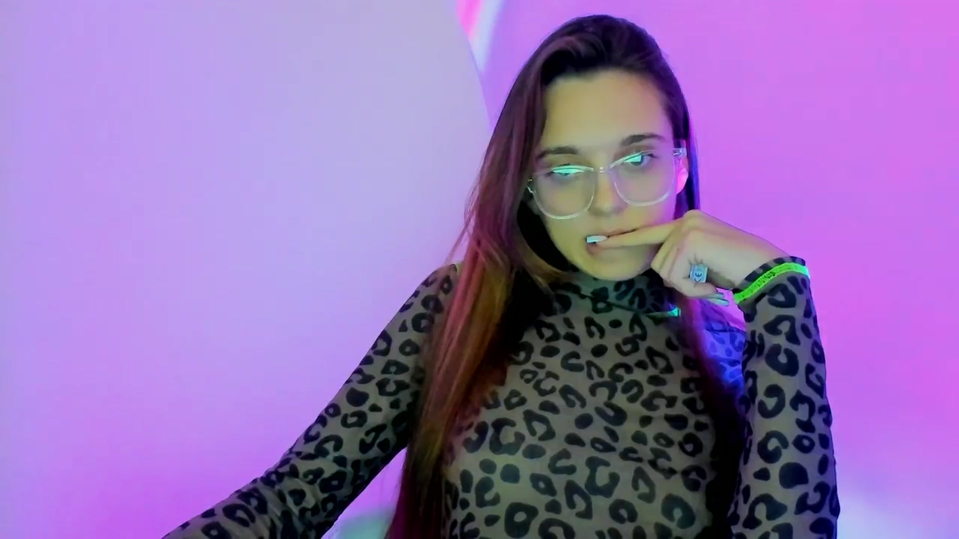Gallery image thumbnail from MelaniaVince's myfreecams stream on, 03/24/2025, 17:36 image 19 of 20