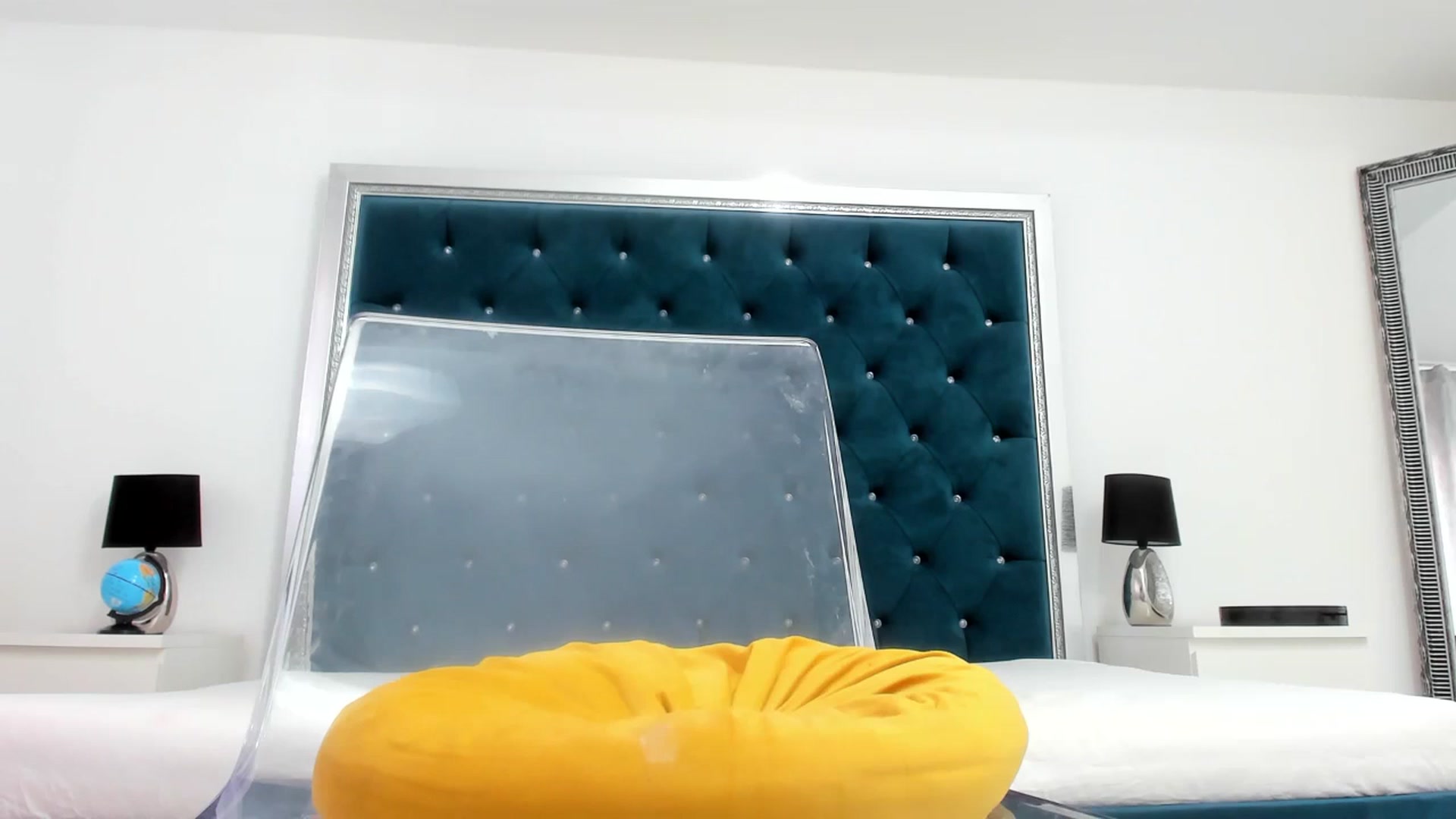 Gallery image thumbnail from MelanieBoyd's myfreecams stream on, 01/23/2024, 10:59 image 10 of 20