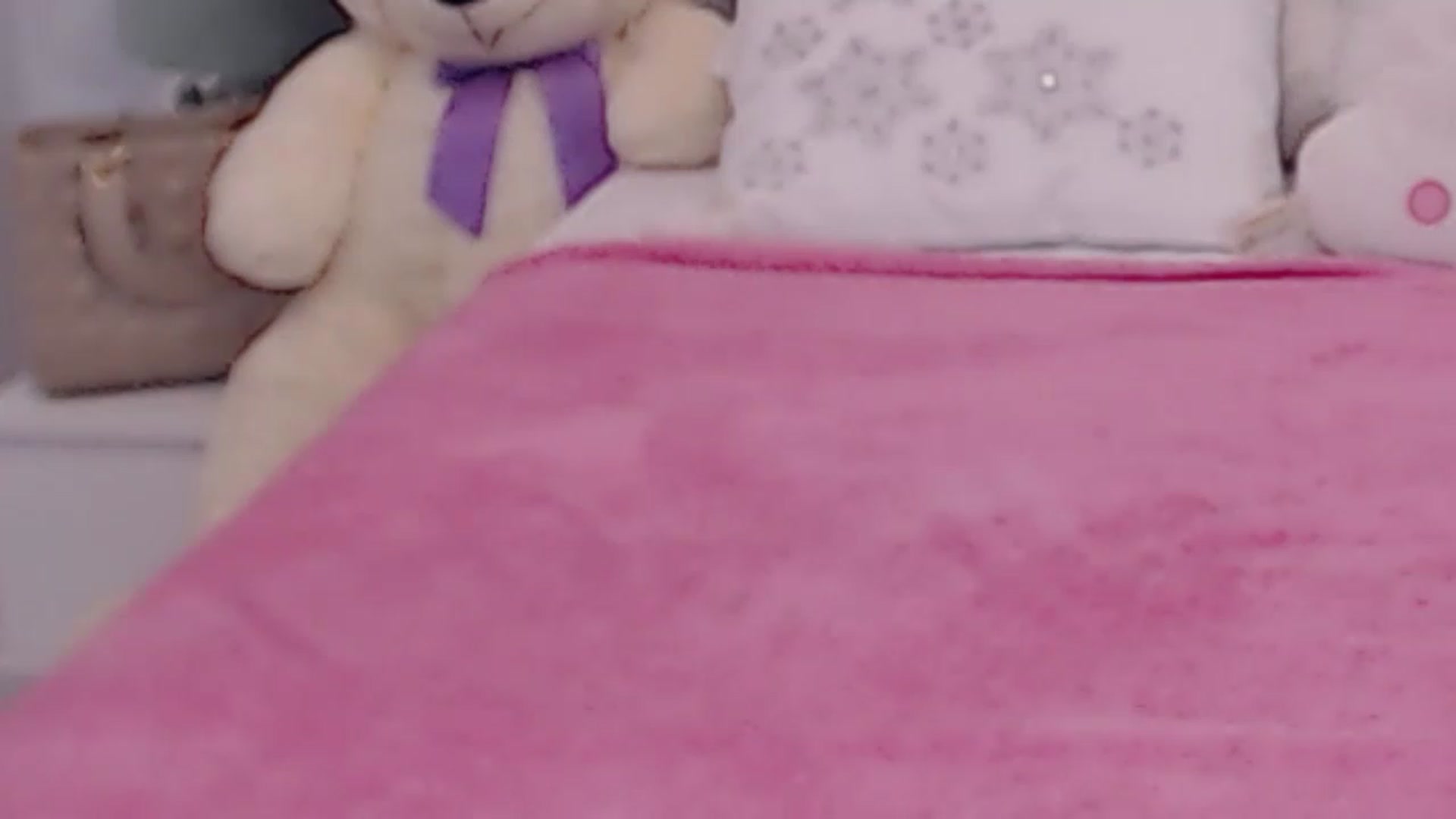 Gallery image thumbnail from MelanieLexxx's myfreecams stream on, 01/29/2023, 20:32 image 16 of 20