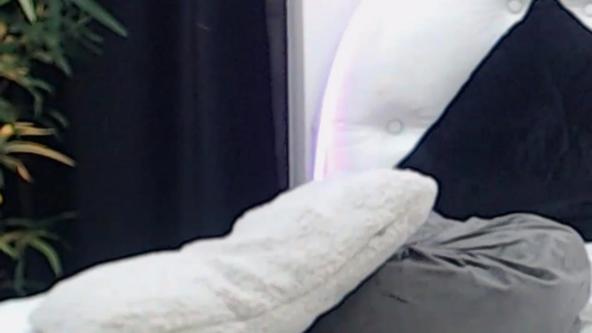 Gallery image thumbnail from MelanieLexxx's myfreecams stream on, 03/30/2023, 20:43 image 16 of 20