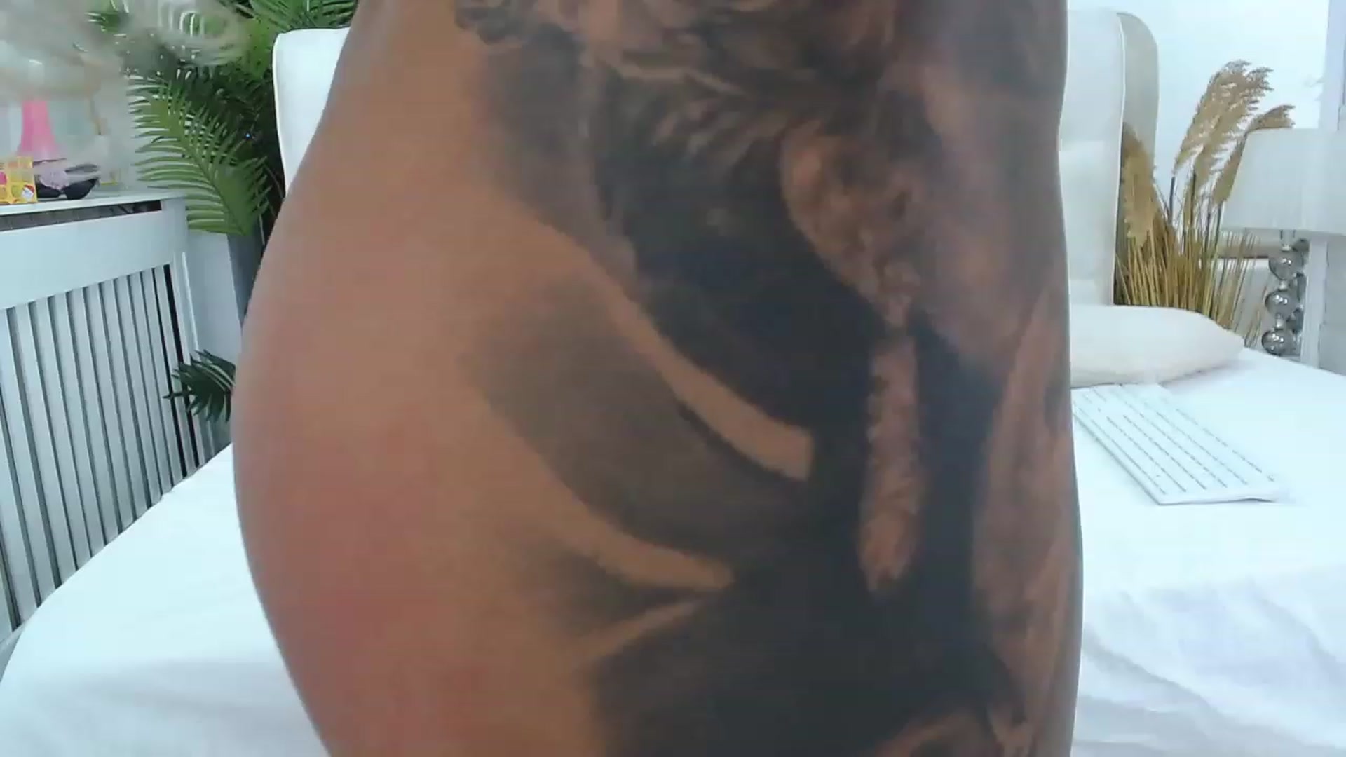 Gallery image thumbnail from MelanieLexxx's myfreecams stream on, 07/02/2023, 19:58 image 1 of 20