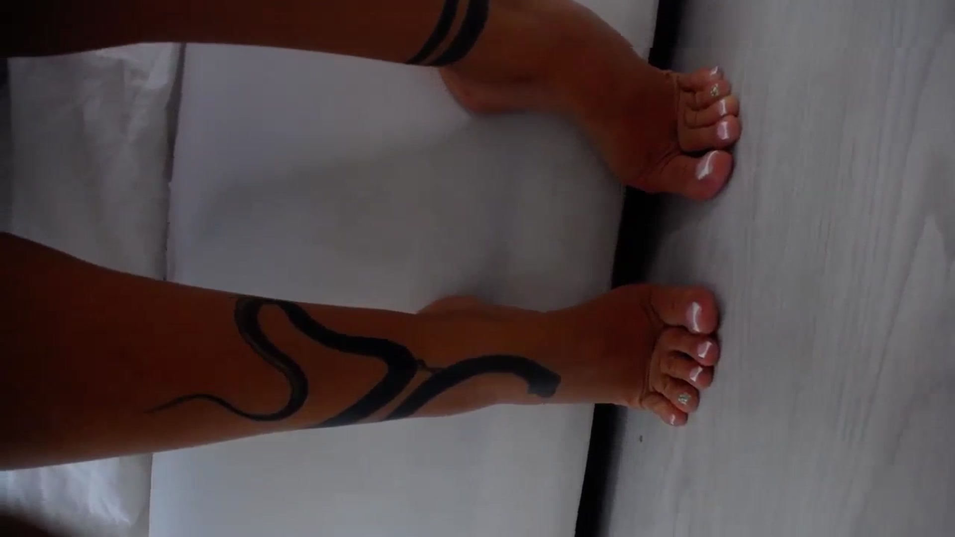 Gallery image thumbnail from MelanieLexxx's myfreecams stream on, 11/08/2023, 21:00 image 10 of 20