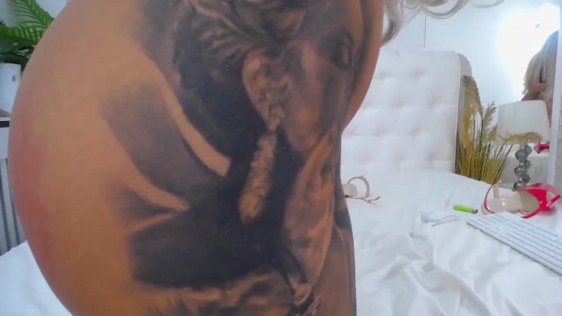 Gallery image thumbnail from MelanieLexxx's myfreecams stream on, 11/15/2023, 21:01 image 5 of 20