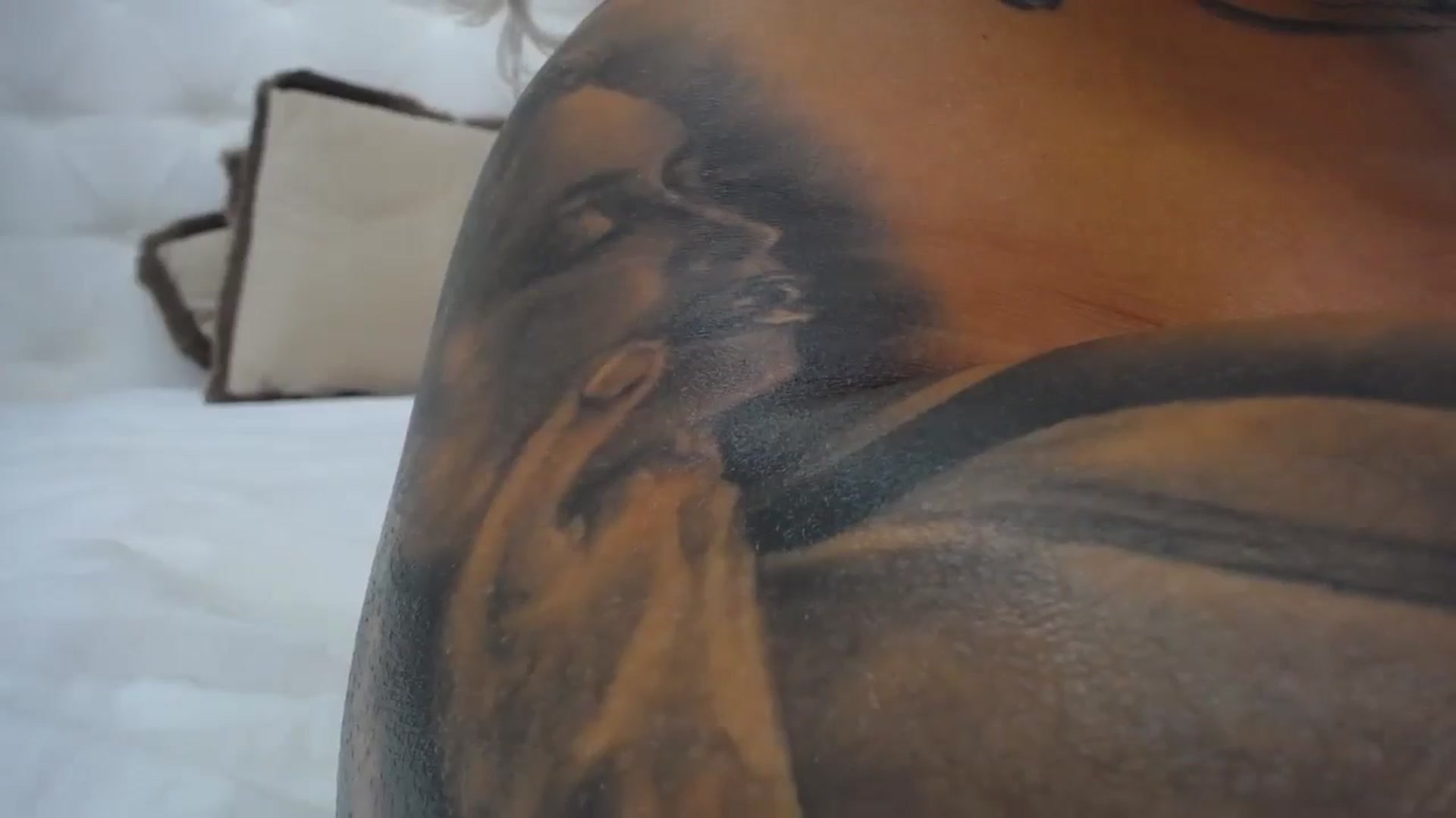 Gallery image thumbnail from MelanieLexxx's myfreecams stream on, 11/16/2023, 21:54 image 17 of 20