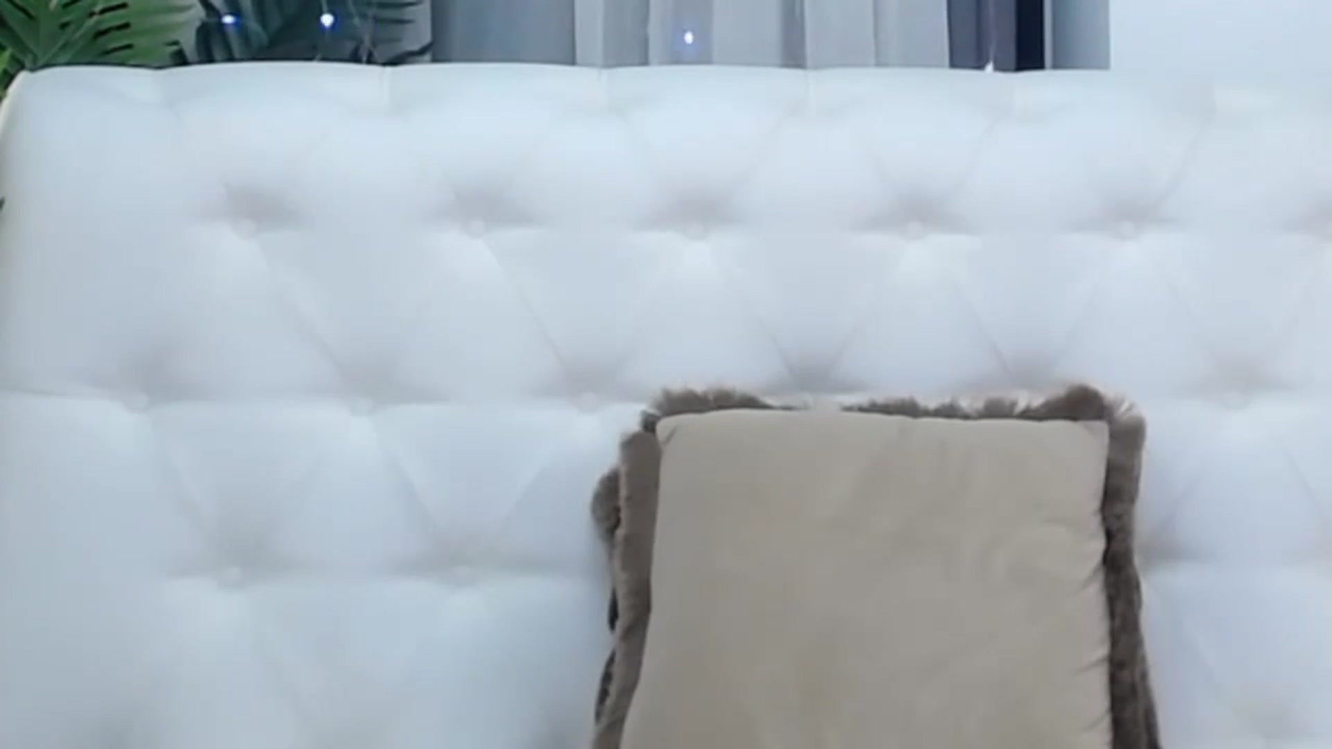 Gallery image thumbnail from MelanieLexxx's myfreecams stream on, 12/02/2023, 22:30 image 12 of 20