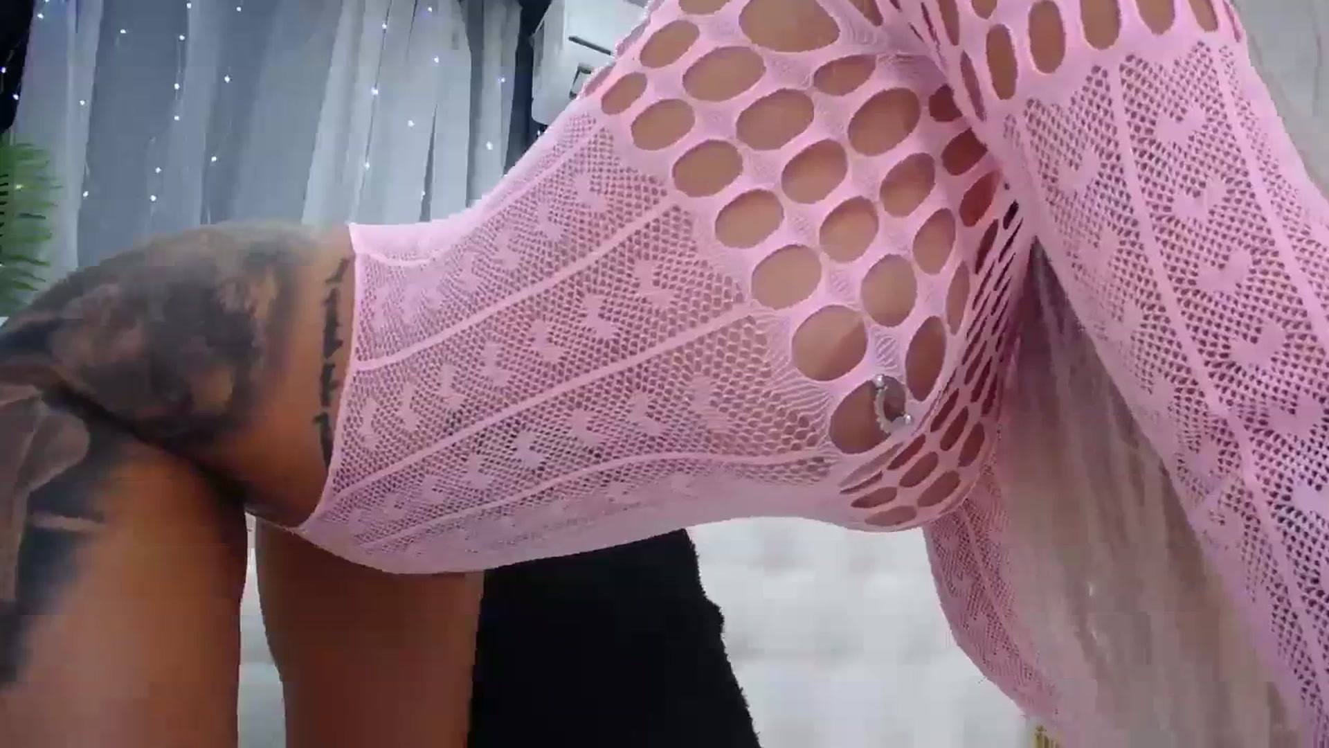 Gallery image thumbnail from MelanieLexxx's myfreecams stream on, 12/14/2023, 20:29 image 11 of 20