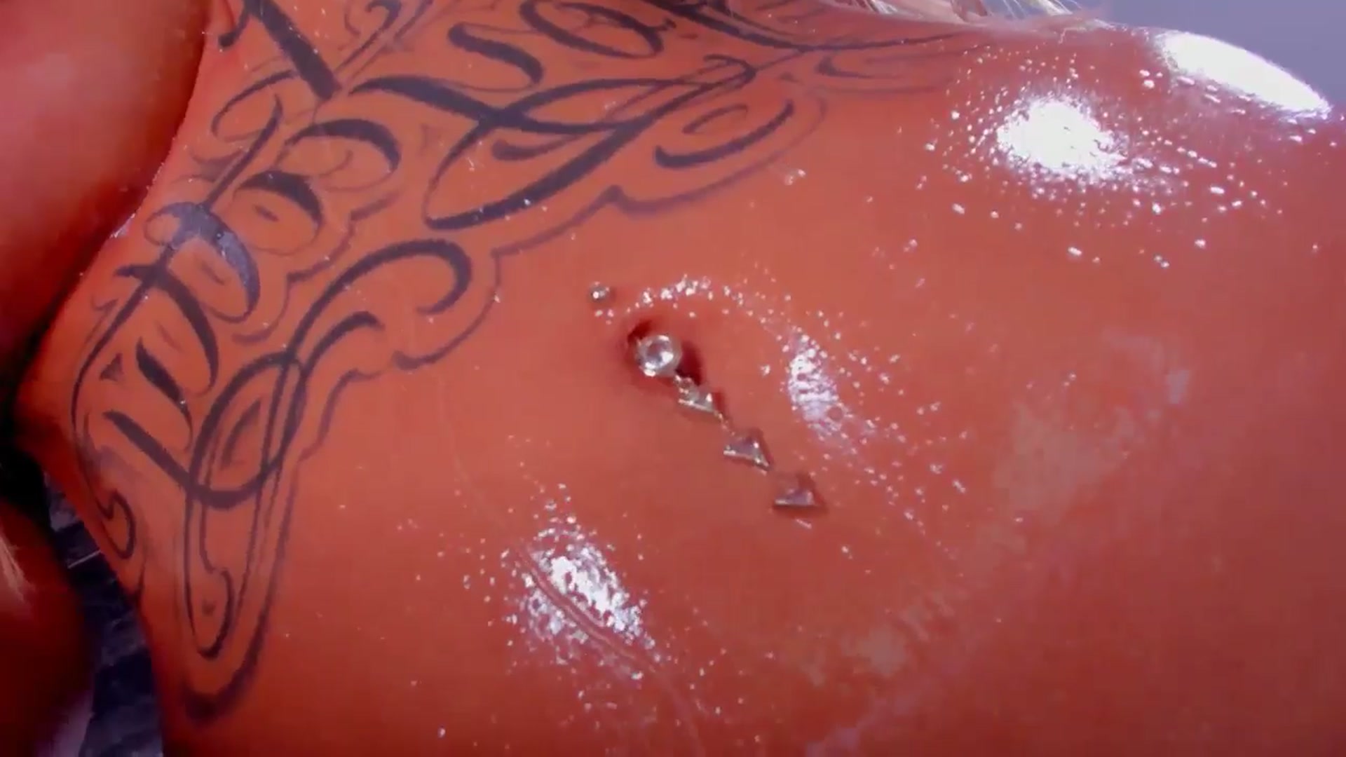 Gallery image thumbnail from MelanieLexxx's myfreecams stream on, 11/07/2024, 22:00 image 17 of 20