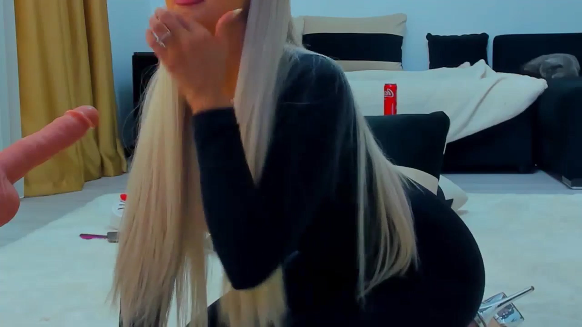 Gallery image thumbnail from MelanieLexxx's myfreecams stream on, 01/04/2025, 22:39 image 13 of 20