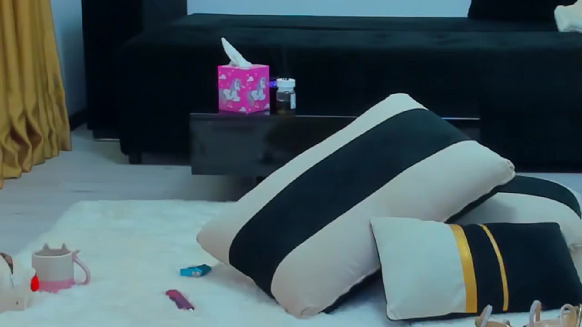 Gallery image thumbnail from MelanieLexxx's myfreecams stream on, 01/23/2025, 21:11 image 1 of 20