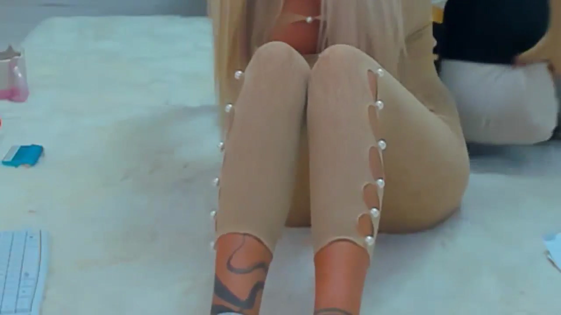 Gallery image thumbnail from MelanieLexxx's myfreecams stream on, 01/23/2025, 21:37 image 4 of 20
