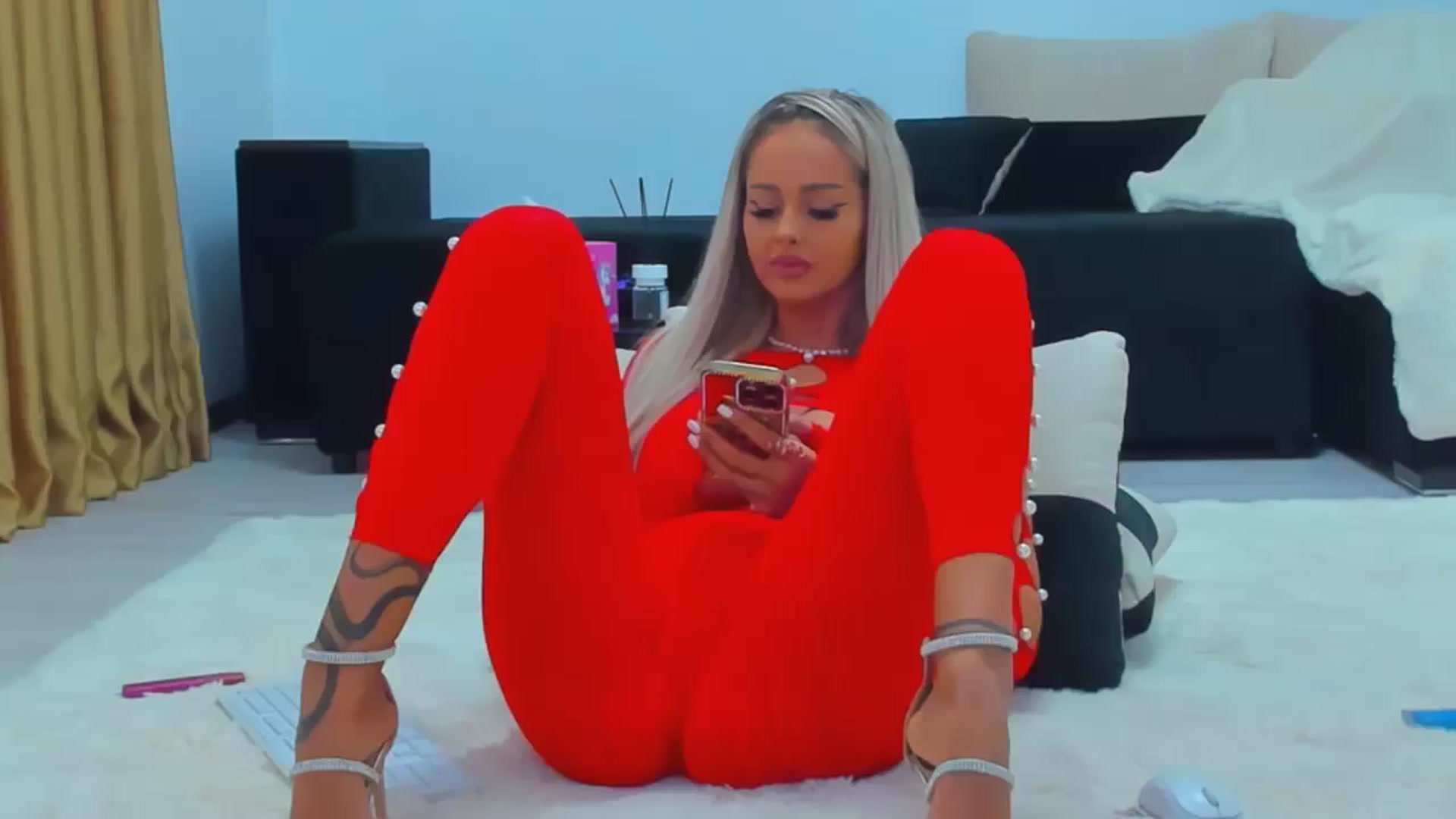 Gallery image thumbnail from MelanieLexxx's myfreecams stream on, 03/01/2025, 19:09 image 12 of 20