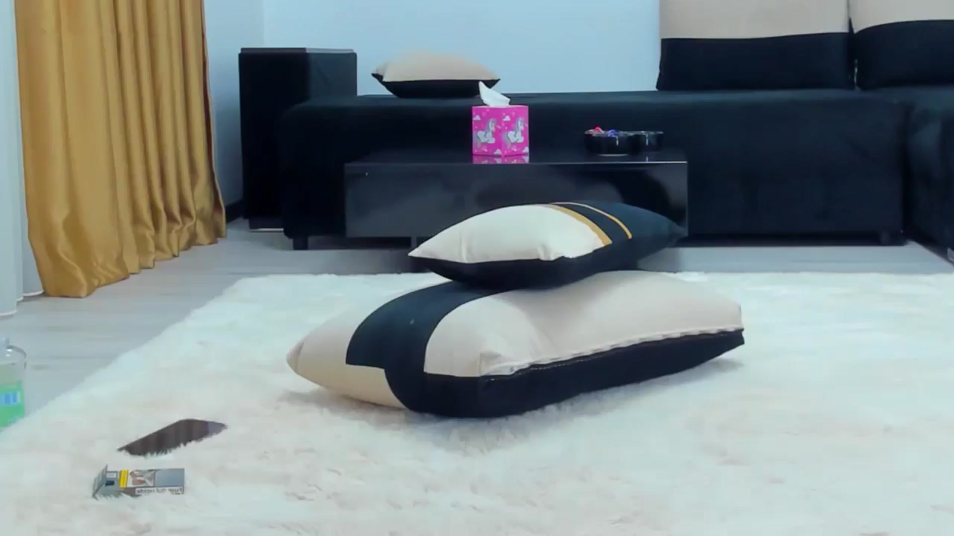 Gallery image thumbnail from MelanieLexxx's myfreecams stream on, 06/24/2025, 17:35 image 14 of 20