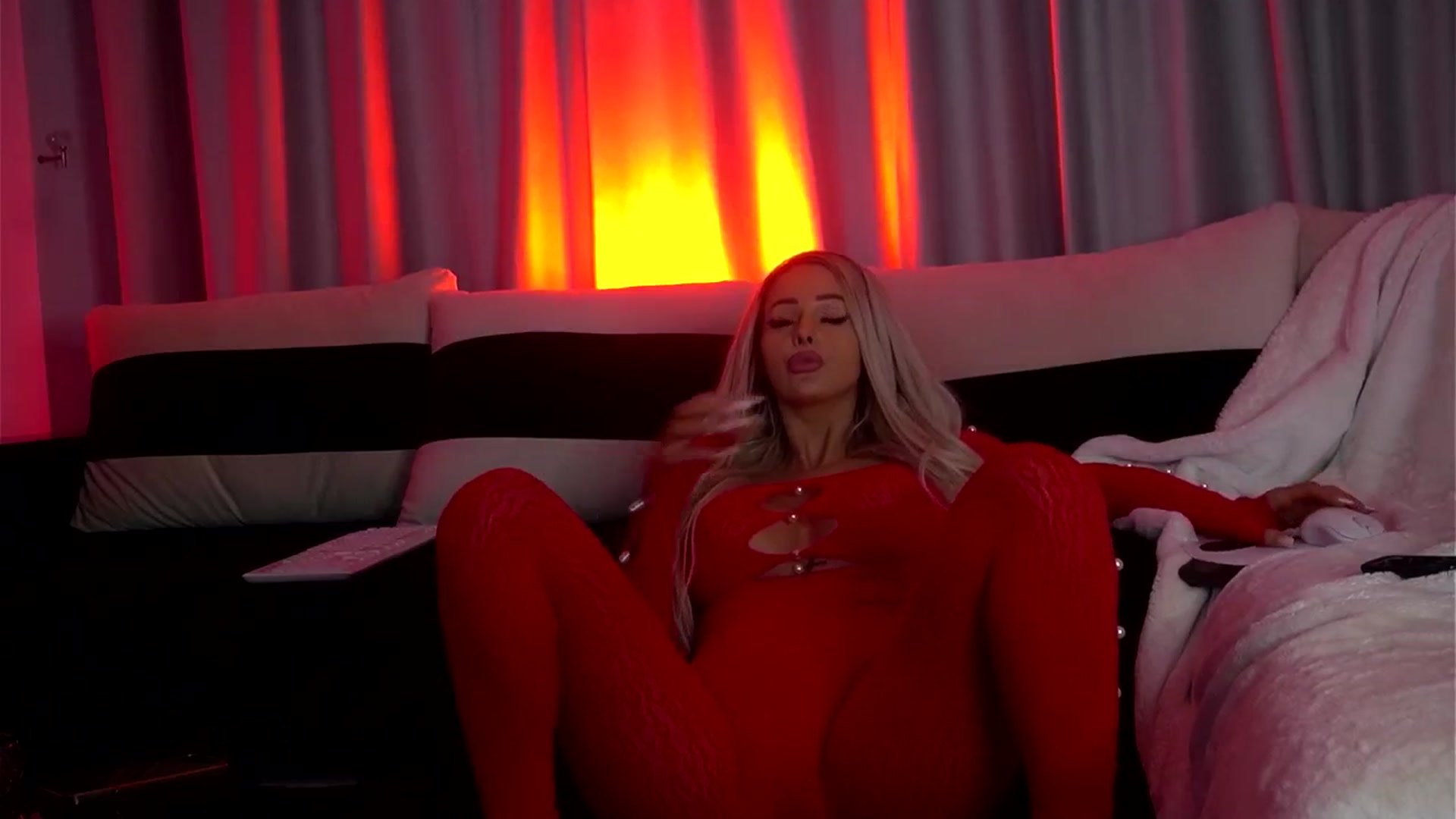 Gallery image thumbnail from MelanieLexxx's myfreecams stream on, 09/27/2025, 15:54 image 4 of 20