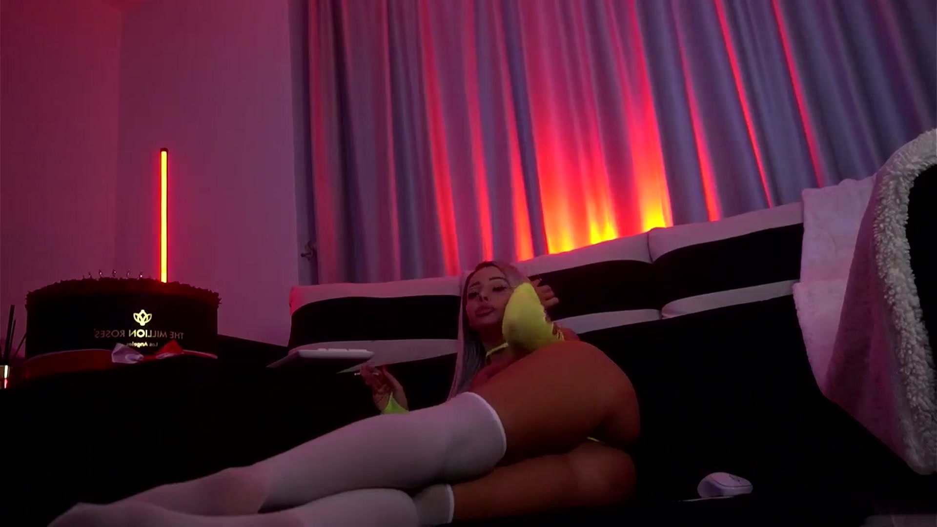 Gallery image thumbnail from MelanieLexxx's myfreecams stream on, 10/31/2025, 19:24 image 17 of 20