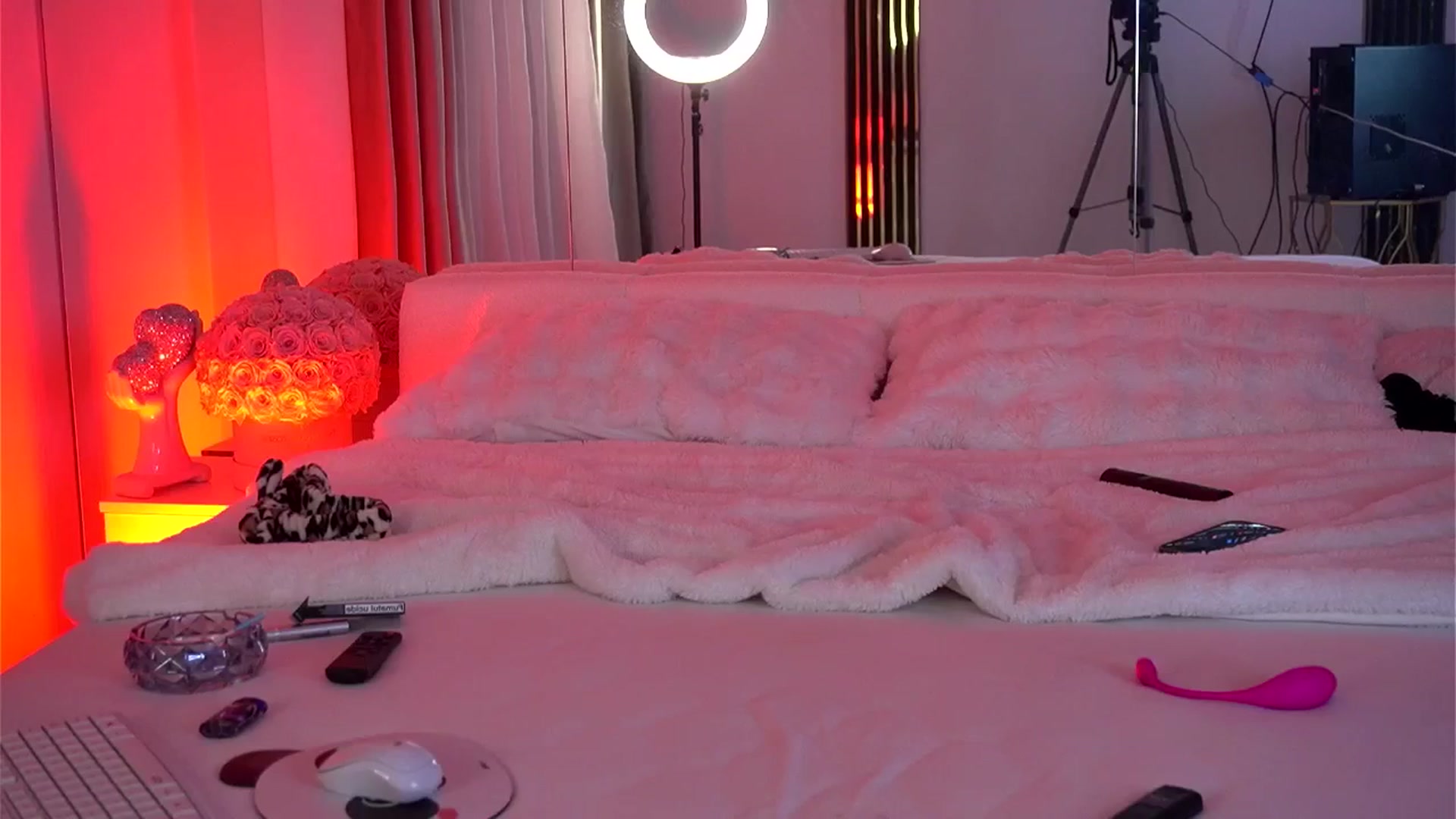 Gallery image thumbnail from MelanieLexxx's myfreecams stream on, 12/02/2025, 21:05 image 13 of 20