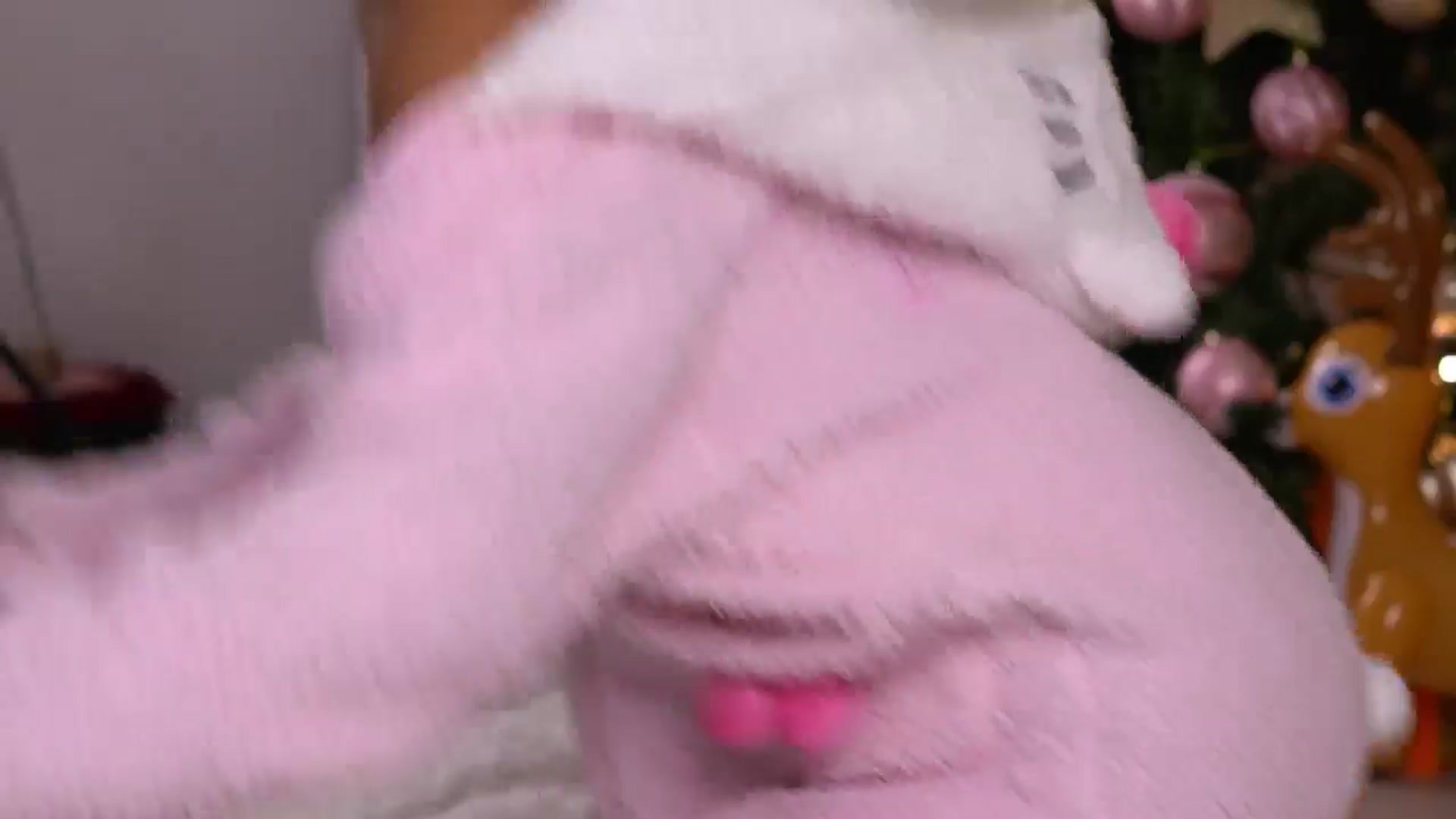 Gallery image thumbnail from MelanieLexxx's myfreecams stream on, 12/19/2025, 21:19 image 17 of 20
