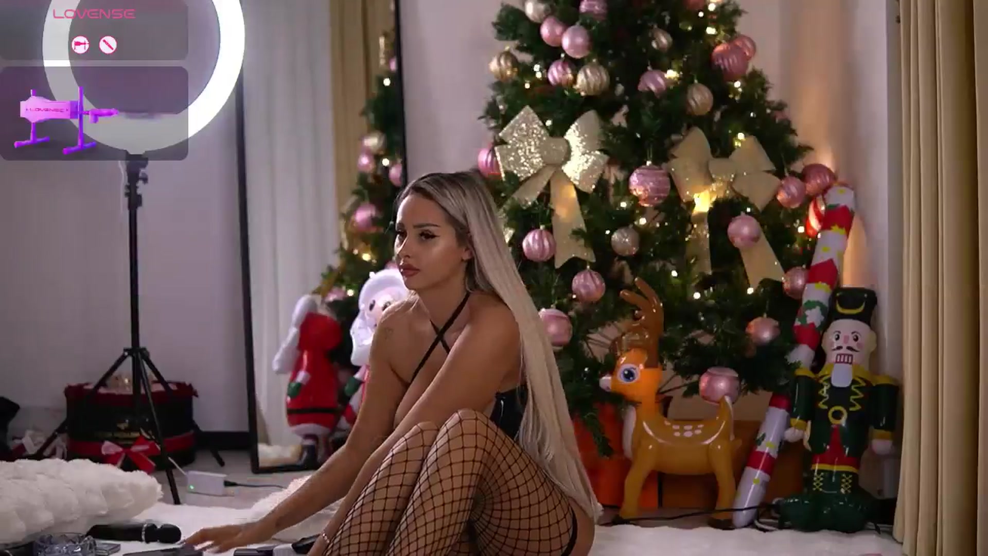 Gallery image thumbnail from MelanieLexxx's myfreecams stream on, 12/24/2025, 19:37 image 19 of 20