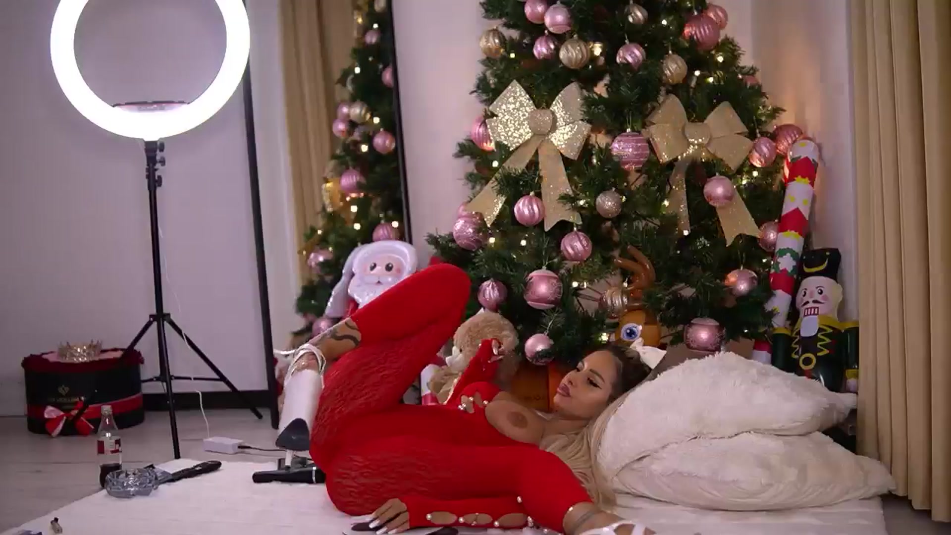 Gallery image thumbnail from MelanieLexxx's myfreecams stream on, 12/25/2025, 23:28 image 19 of 20