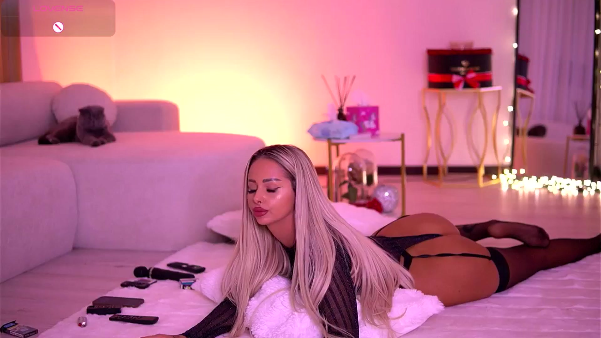 Gallery image thumbnail from MelanieLexxx's myfreecams stream on, 02/07/2026, 17:20 image 1 of 20