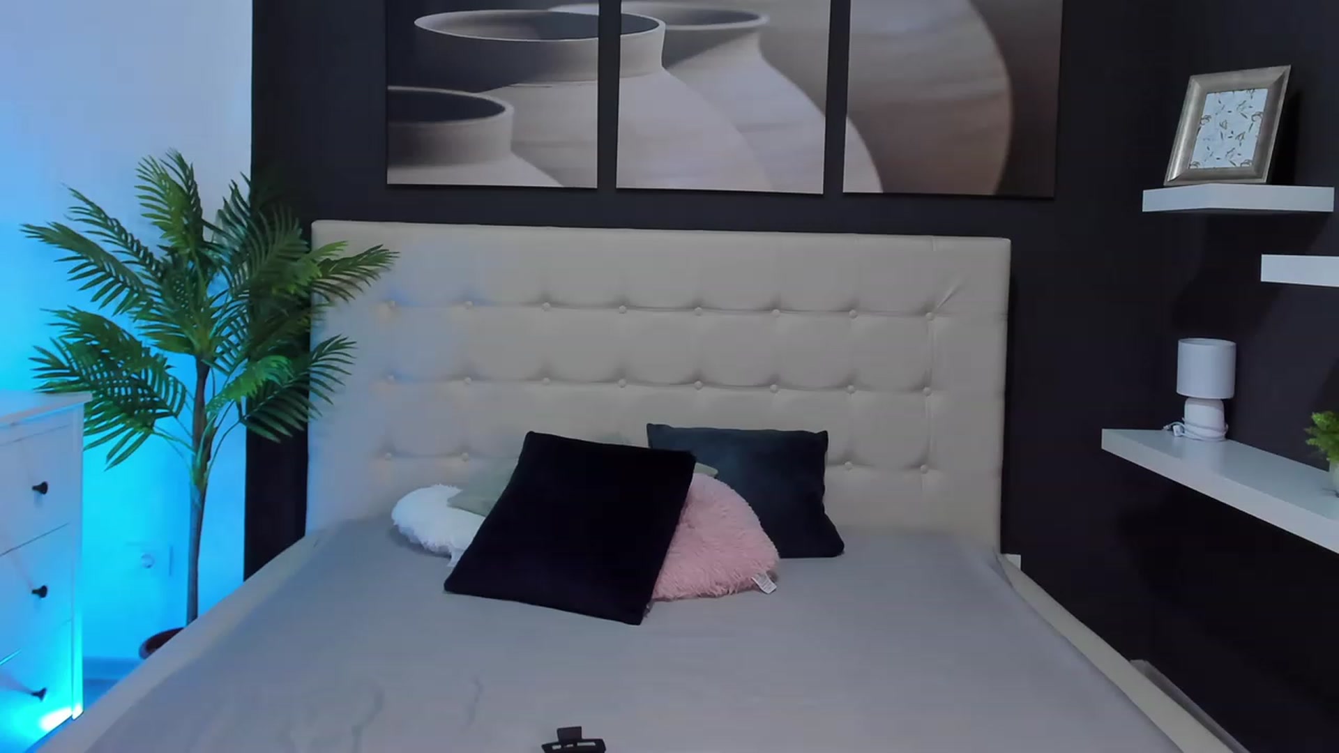 Gallery image thumbnail from MelanieNolan's myfreecams stream on, 10/12/2023, 11:50 image 8 of 20