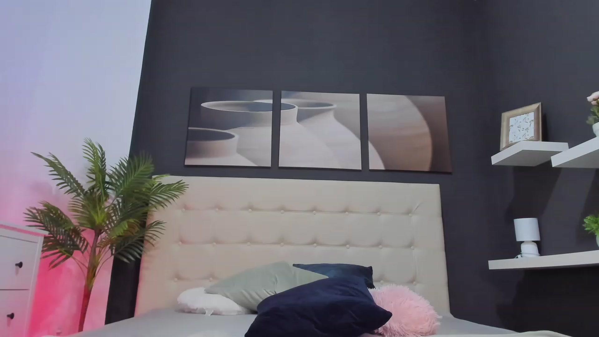 Gallery image thumbnail from MelanieNolan's myfreecams stream on, 10/16/2023, 08:58 image 9 of 20