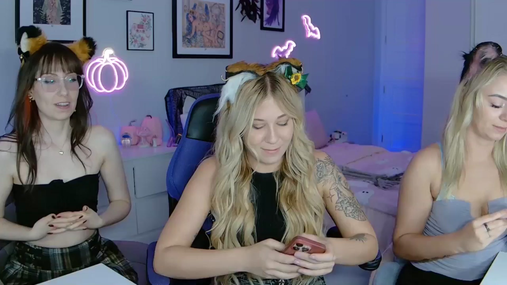 Gallery image thumbnail from MelanieRo's myfreecams stream on, 10/06/2025, 03:50 image 1 of 20