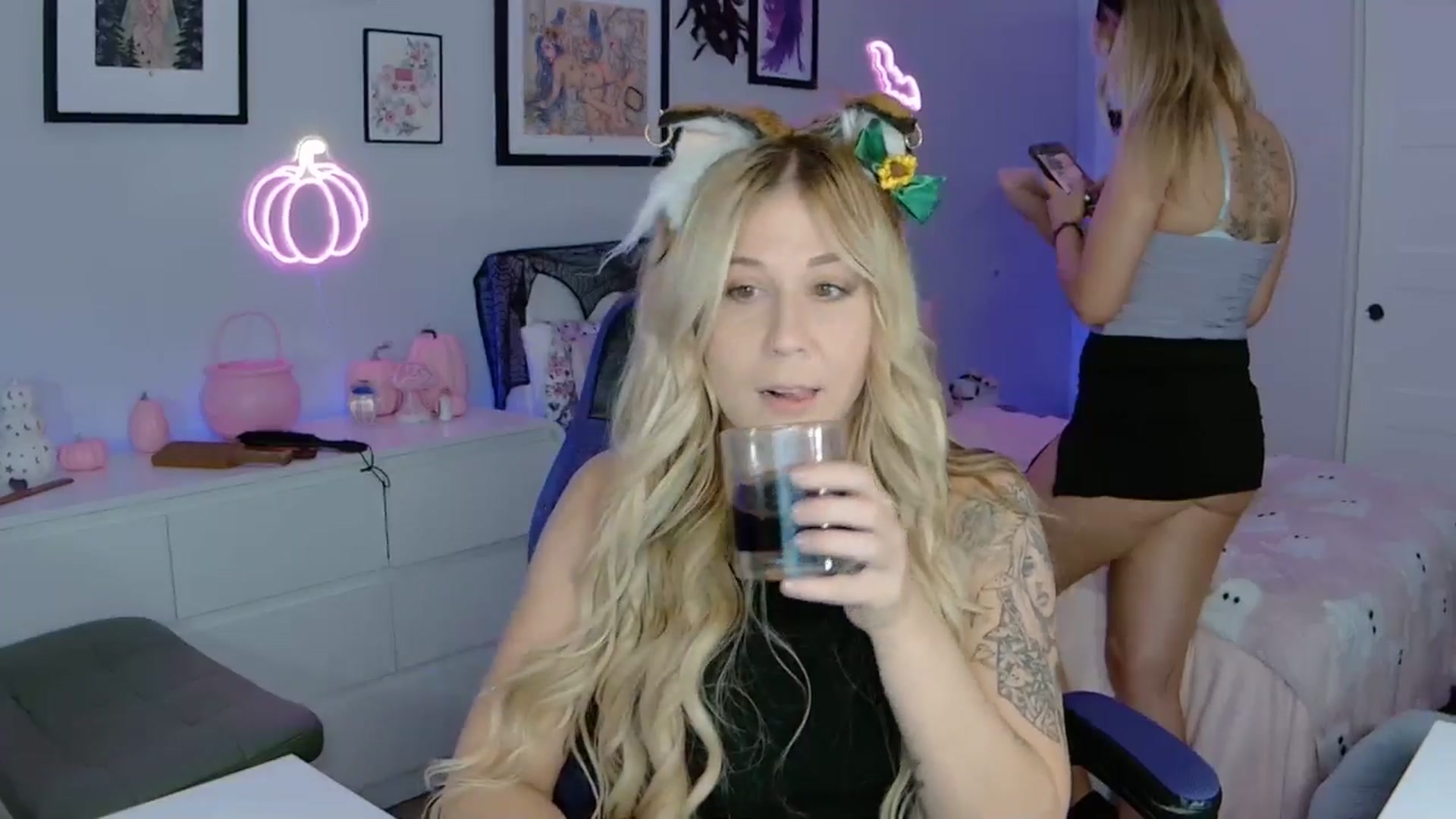 Gallery image thumbnail from MelanieRo's myfreecams stream on, 10/06/2025, 03:50 image 5 of 20
