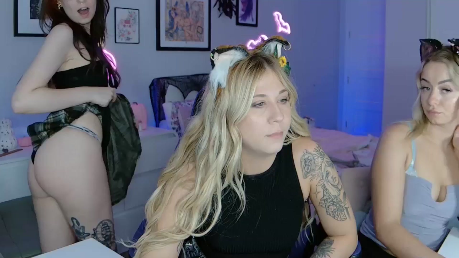 Gallery image thumbnail from MelanieRo's myfreecams stream on, 10/06/2025, 03:50 image 13 of 20