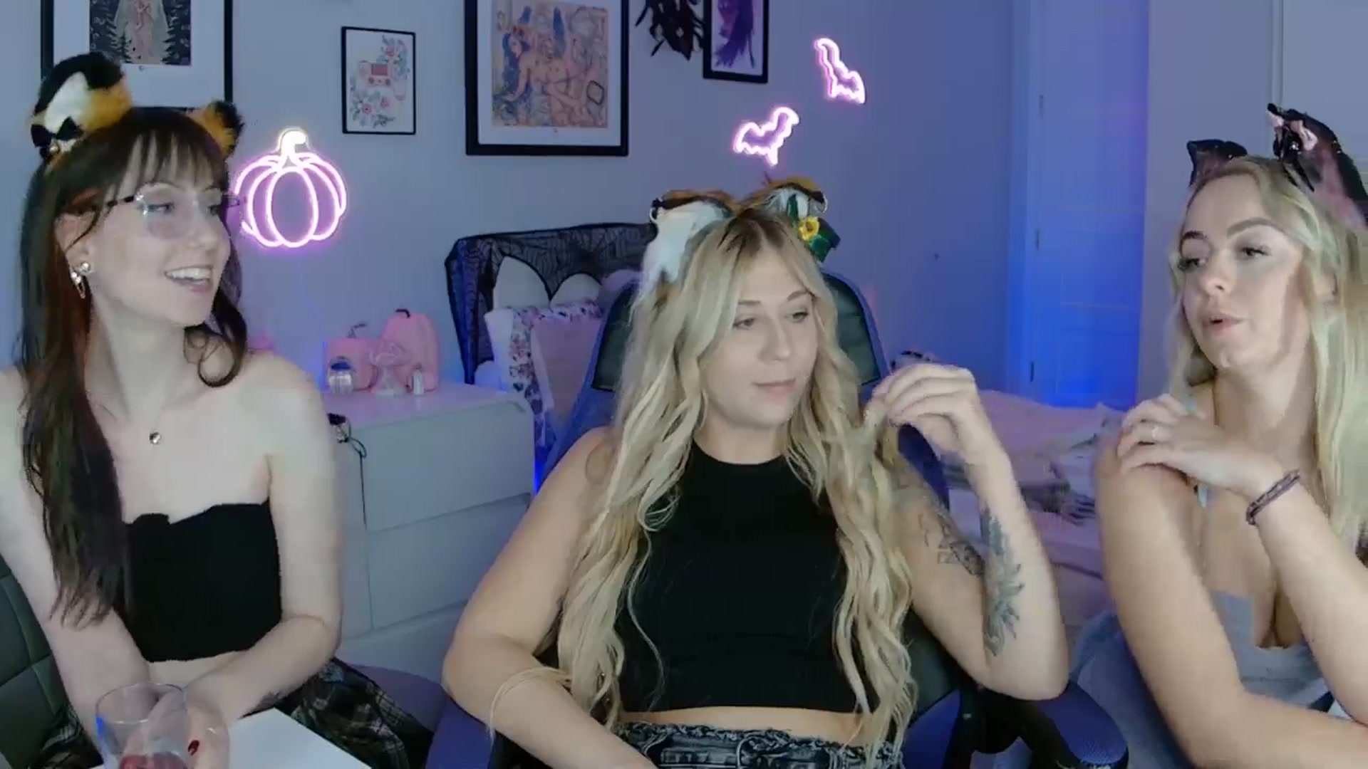Gallery image thumbnail from MelanieRo's myfreecams stream on, 10/06/2025, 03:50 image 7 of 20
