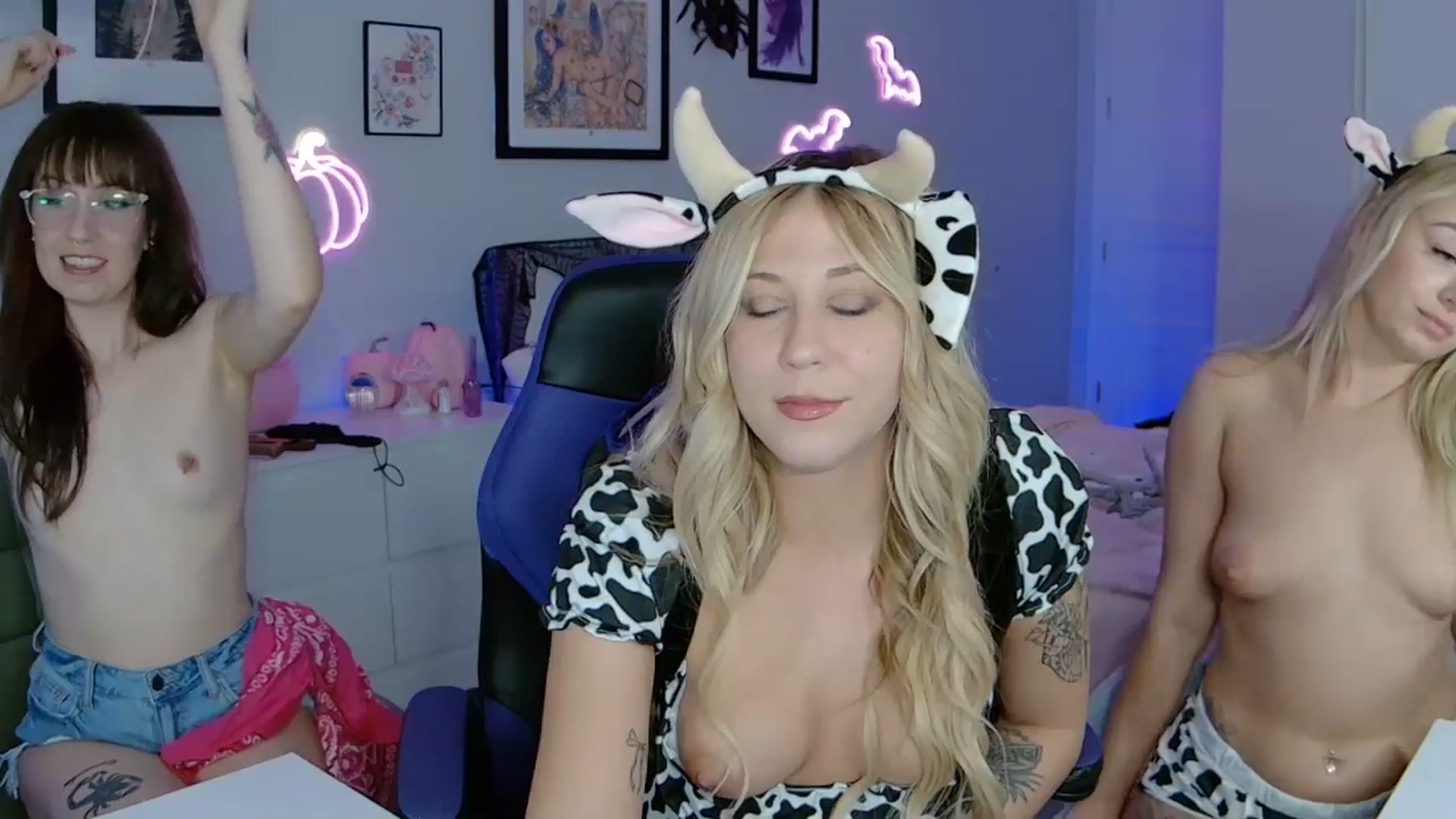Gallery image thumbnail from MelanieRo's myfreecams stream on, 10/06/2025, 05:10 image 10 of 20